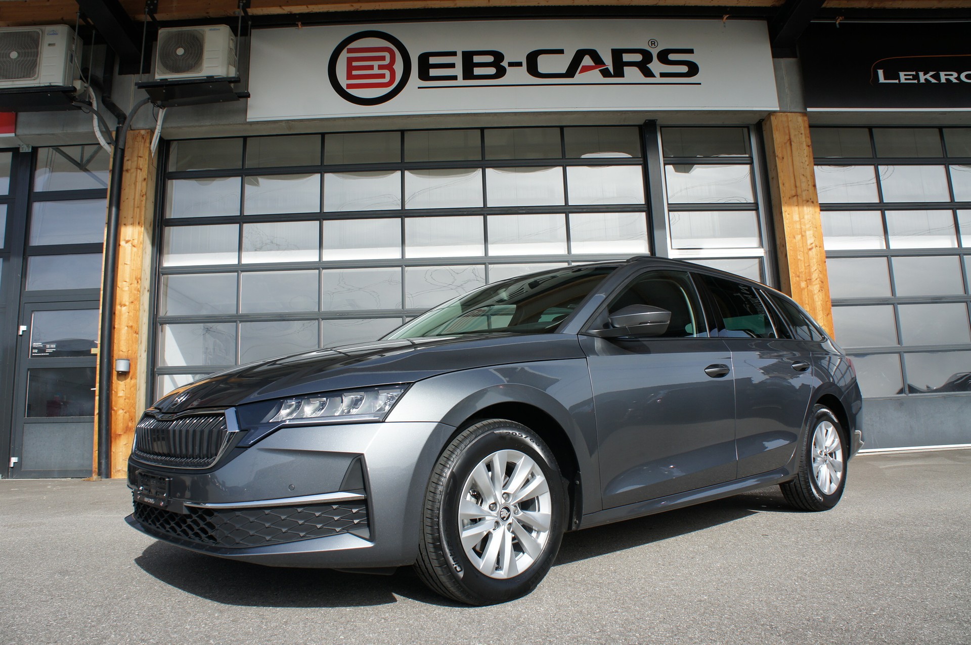 SKODA Octavia Combi 1.5 TSI mHEV DSG Selection-image-0