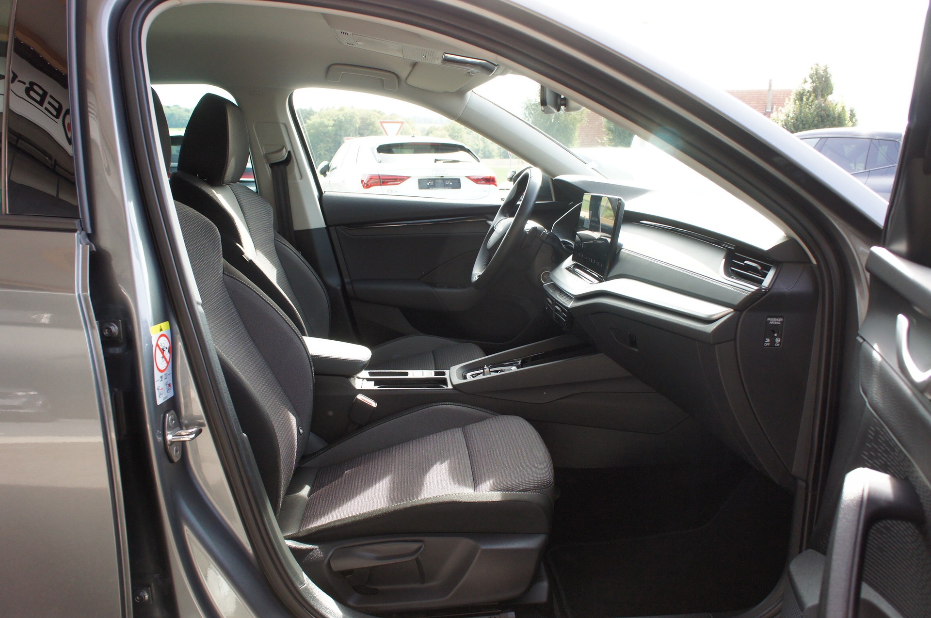 SKODA Octavia Combi 1.5 TSI mHEV DSG Selection-image-8