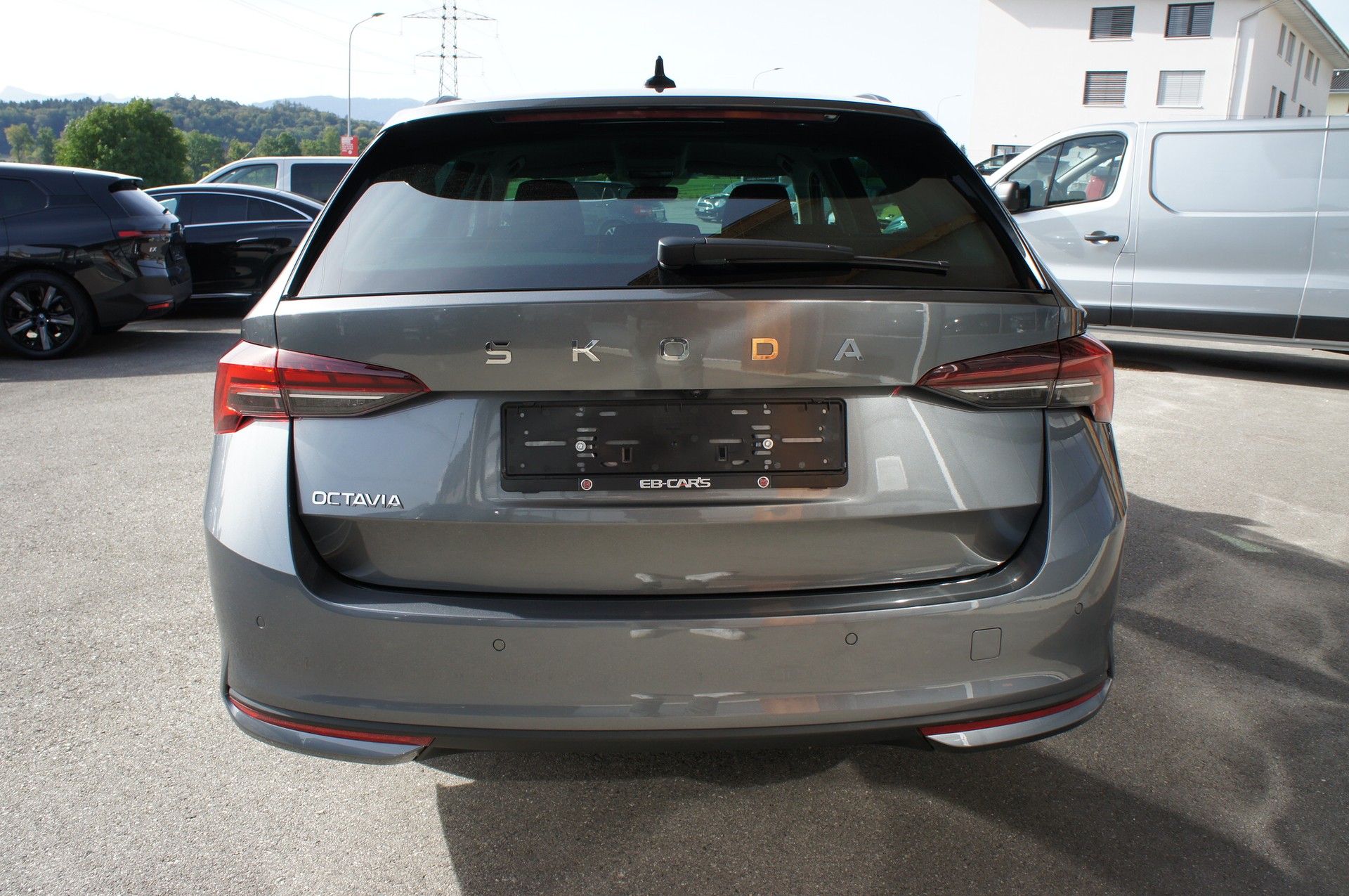 SKODA Octavia Combi 1.5 TSI mHEV DSG Selection-image-3