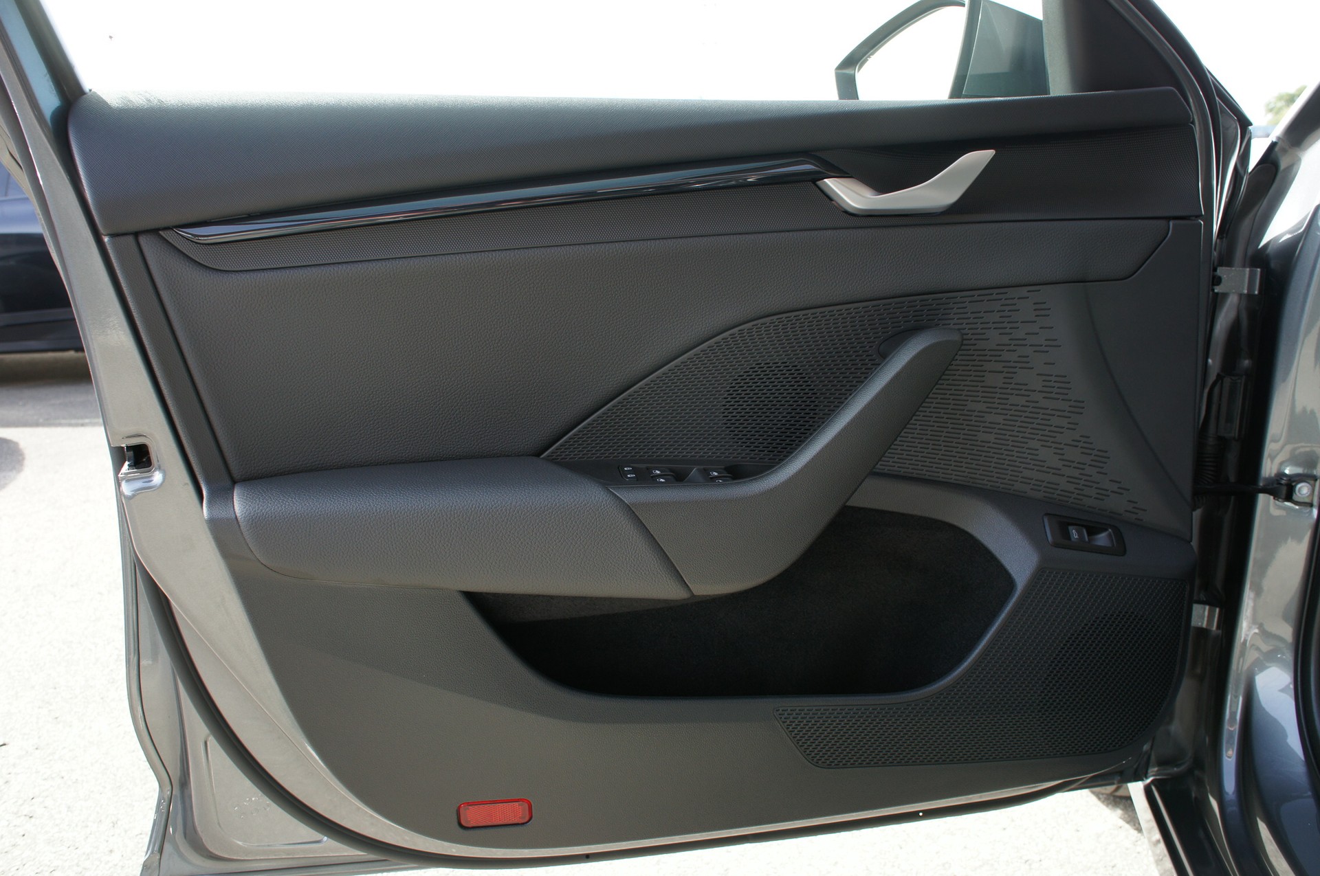 SKODA Octavia Combi 1.5 TSI mHEV DSG Selection-image-12