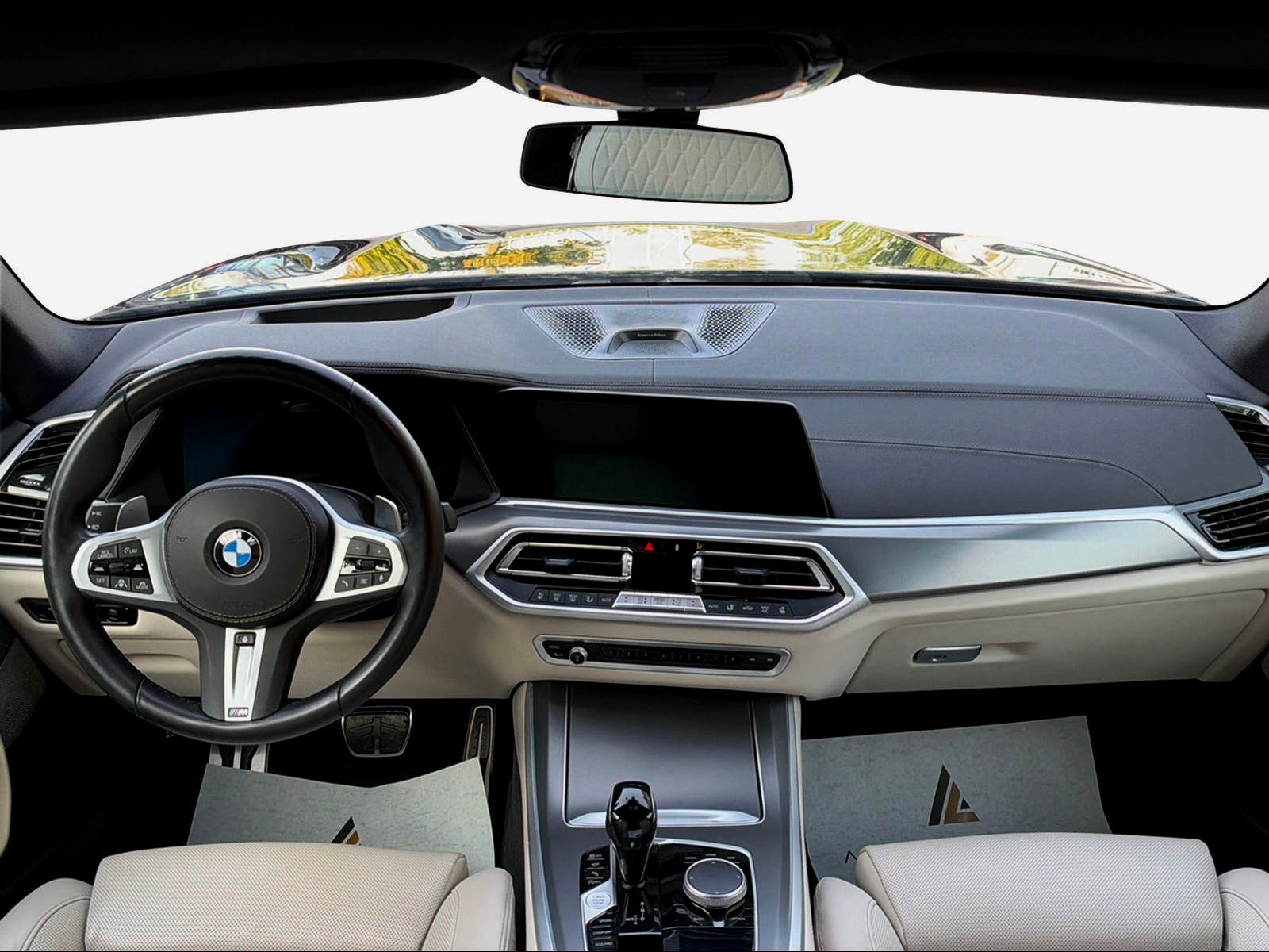 BMW X5 xDrive M50i Steptronic-image-11