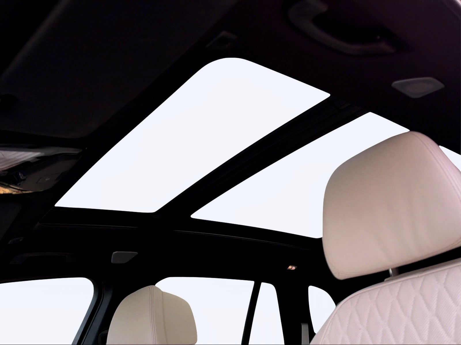 BMW X5 xDrive M50i Steptronic-image-14