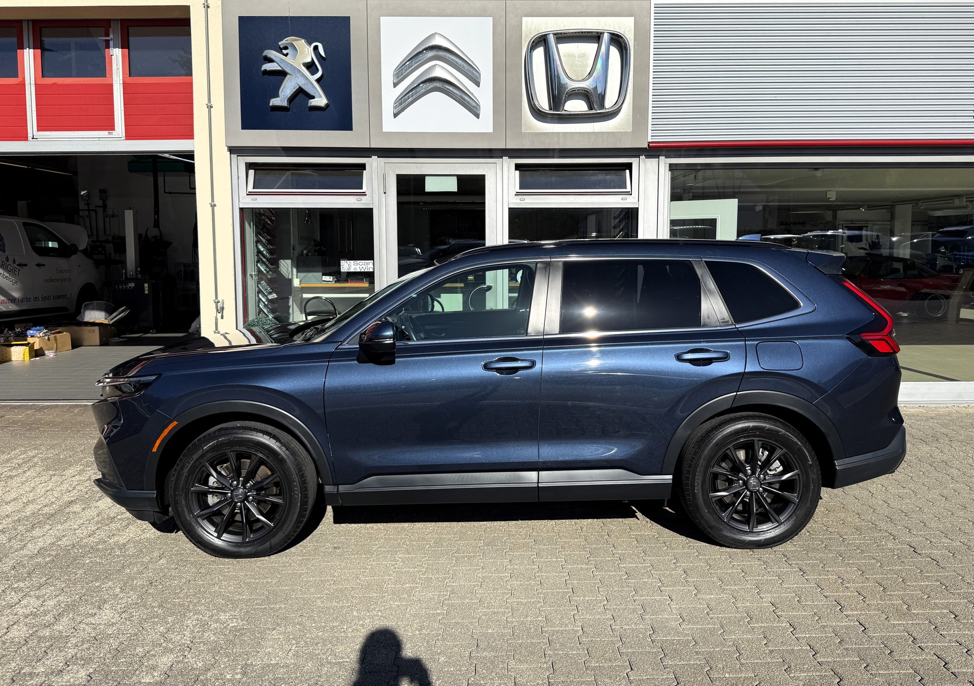 HONDA CR-V 2.0i MMD Hybrid Advance 4WD Automatic-image-3