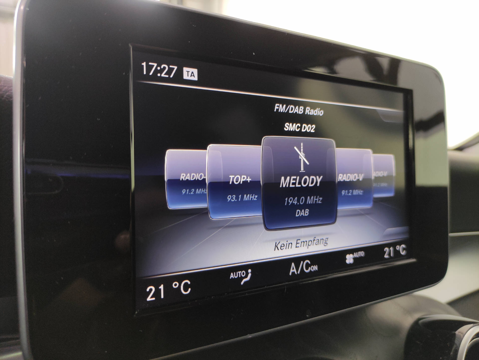 MERCEDES-BENZ GLC 250 d AMG Line 4m-image-9