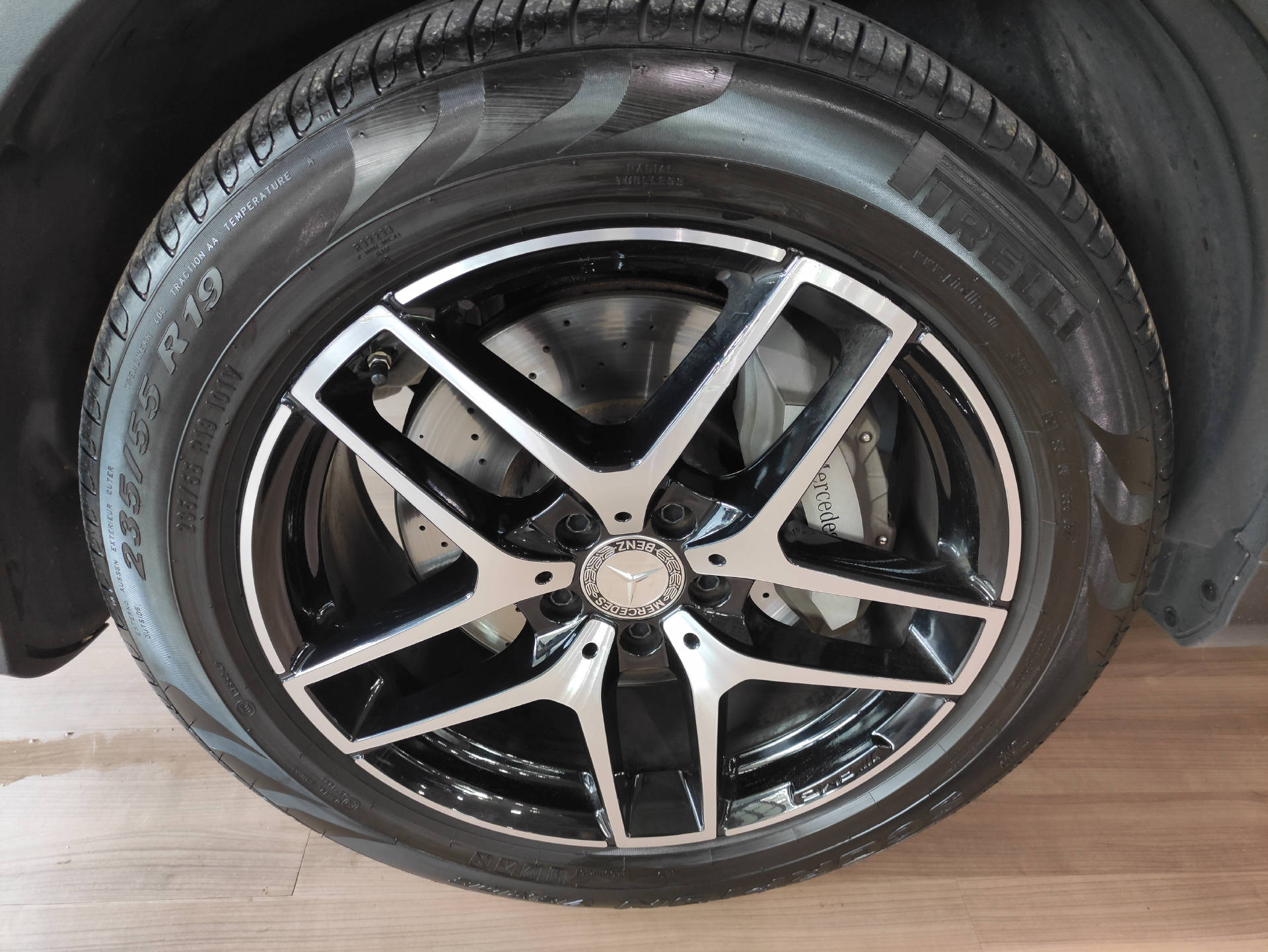 MERCEDES-BENZ GLC 250 d AMG Line 4m-image-2