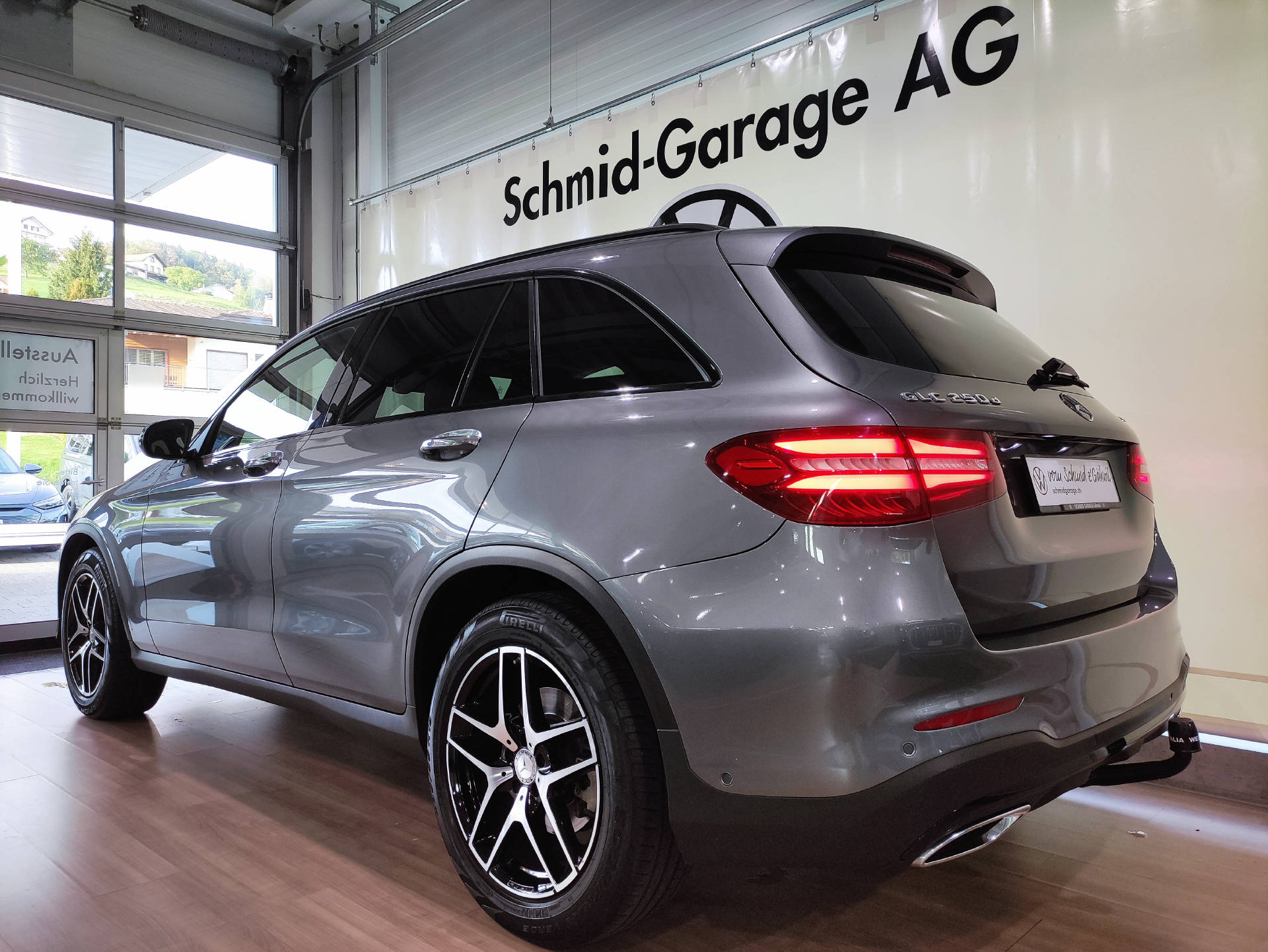 MERCEDES-BENZ GLC 250 d AMG Line 4m-image-17