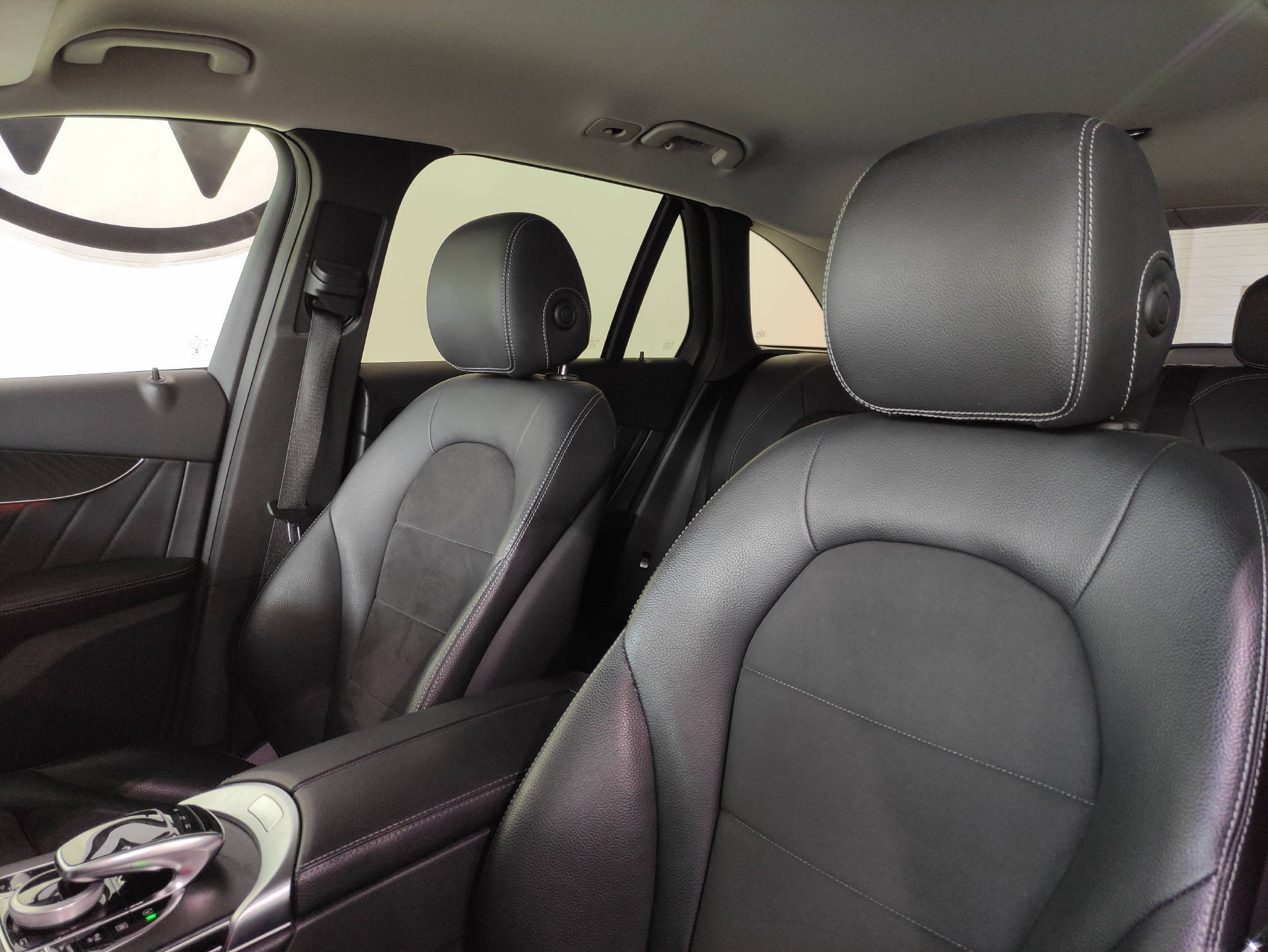 MERCEDES-BENZ GLC 250 d AMG Line 4m-image-5
