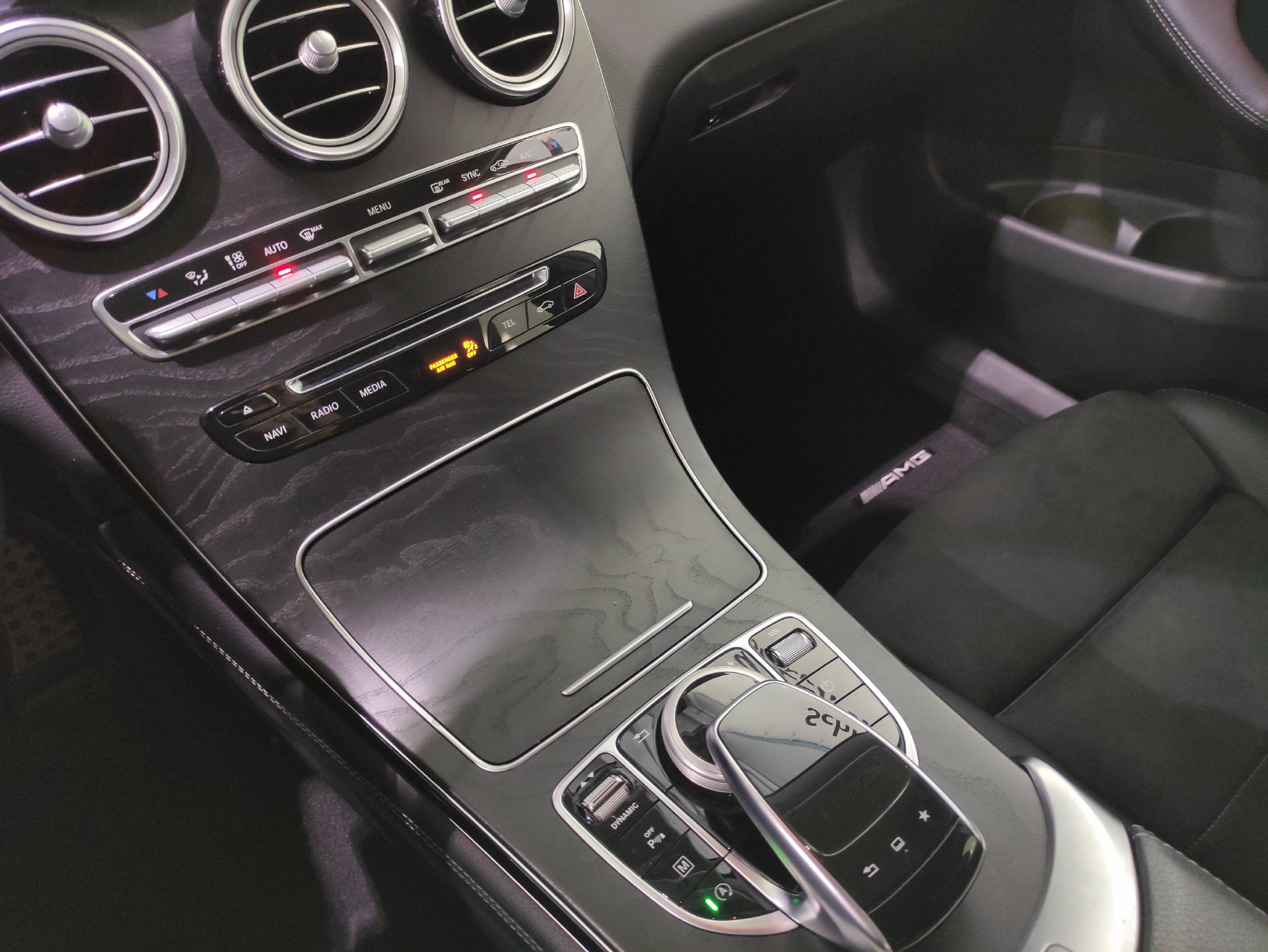 MERCEDES-BENZ GLC 250 d AMG Line 4m-image-12