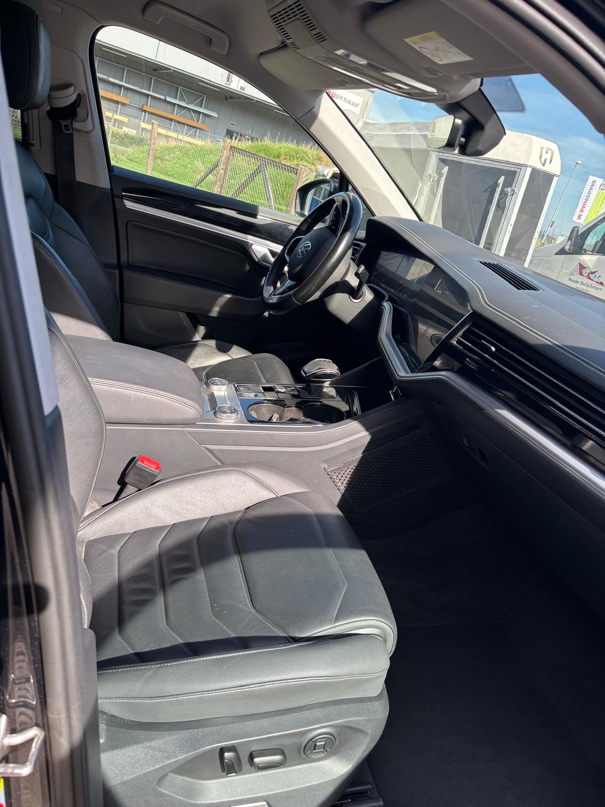 VW 3.0 V6 TDI 286 Atmosphere-image-4