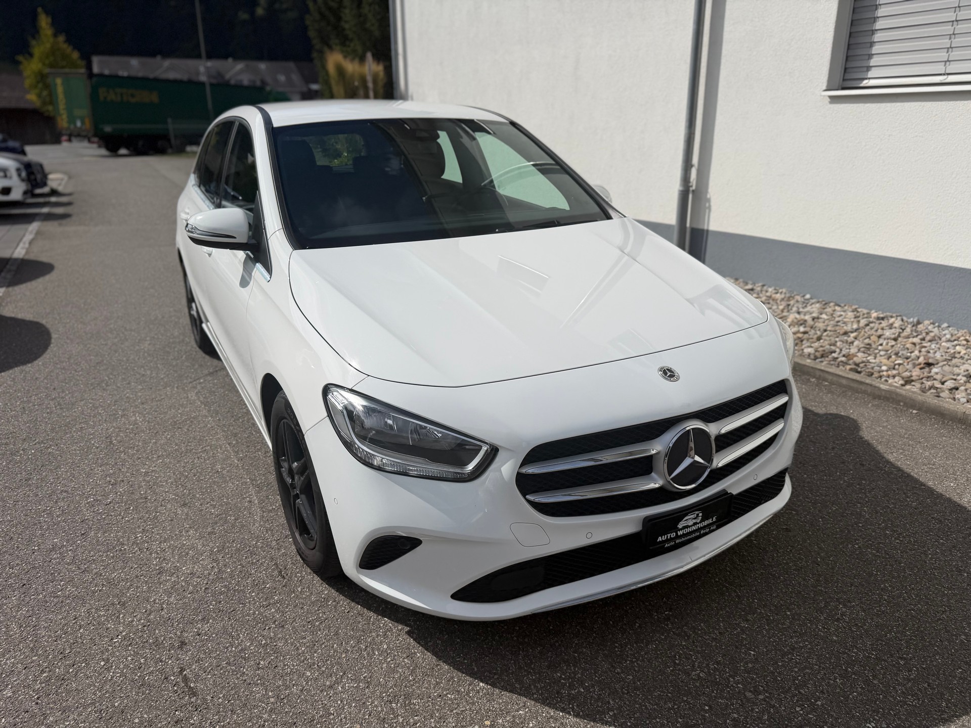 MERCEDES-BENZ B 180 SE Line 7G-DCT-image-1