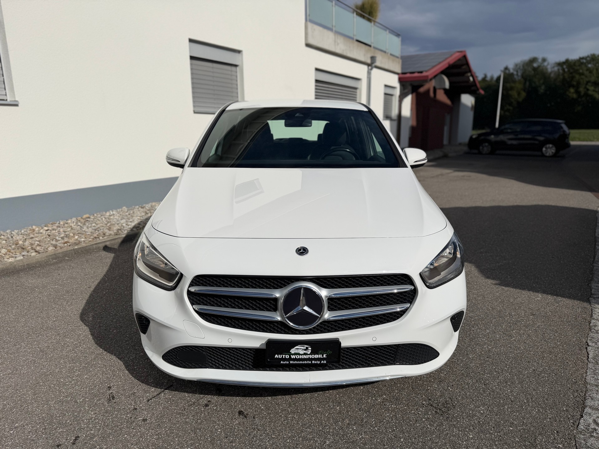 MERCEDES-BENZ B 180 SE Line 7G-DCT-image-8