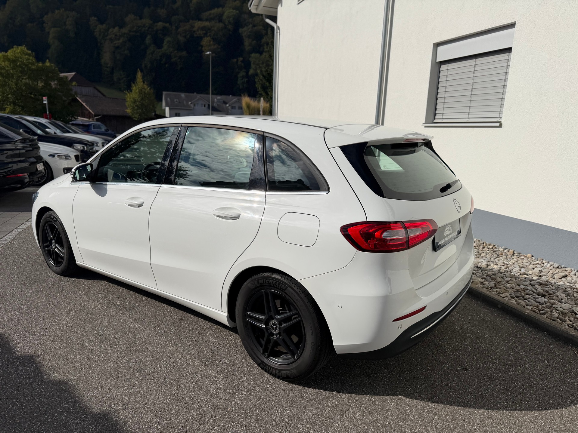 MERCEDES-BENZ B 180 SE Line 7G-DCT-image-12