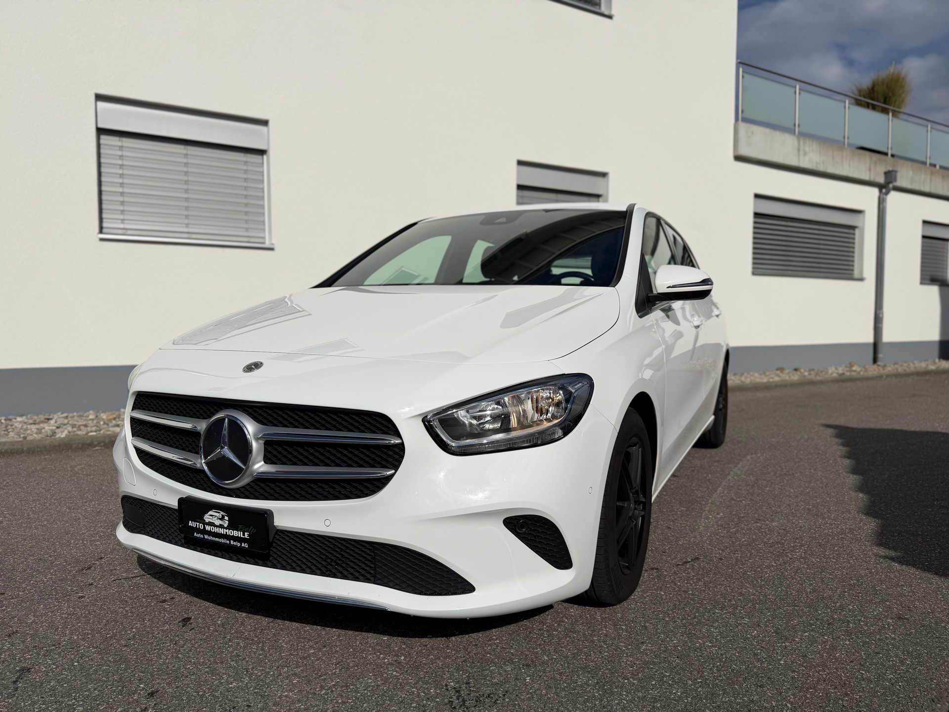 MERCEDES-BENZ B 180 SE Line 7G-DCT-image-9