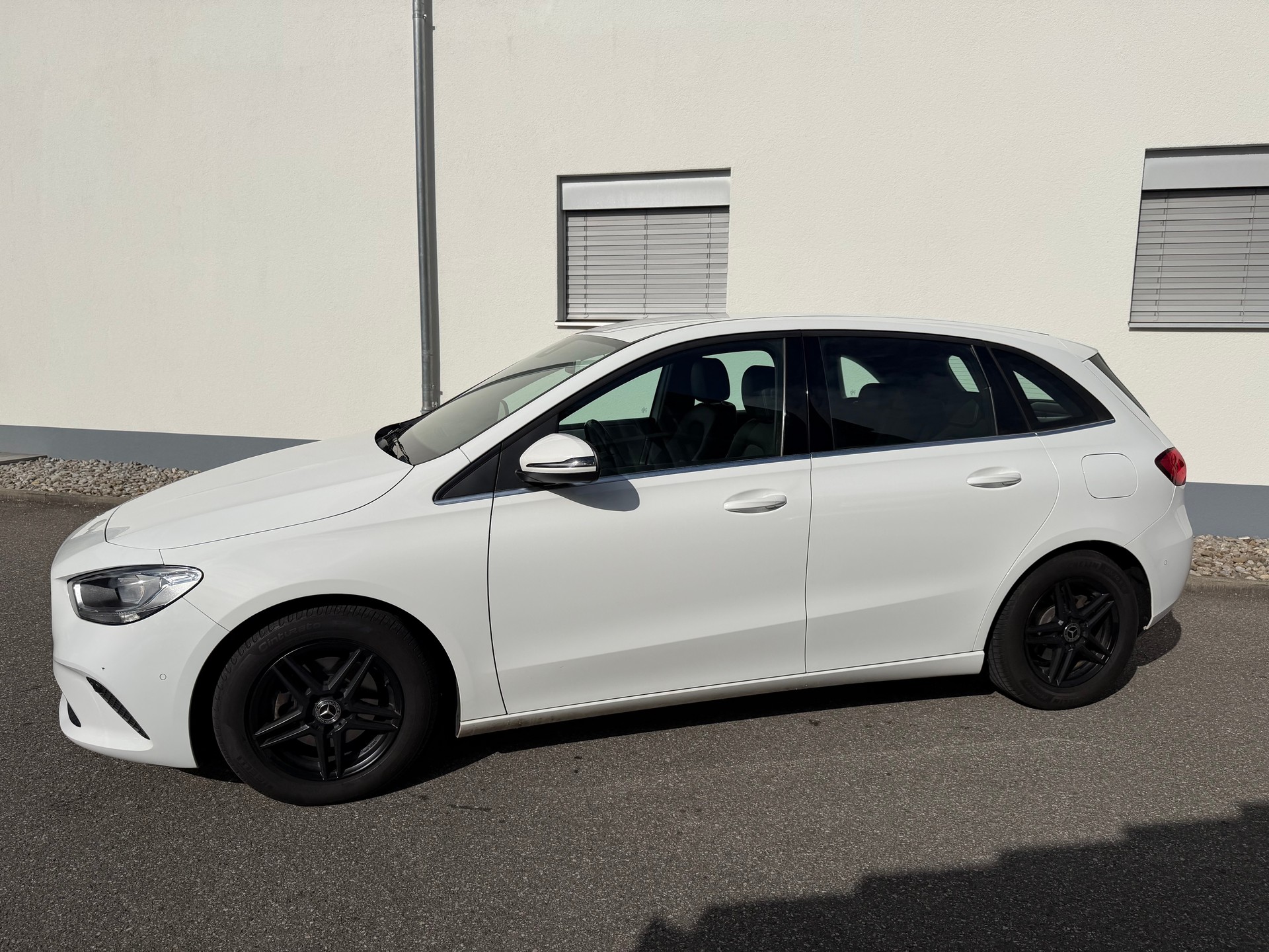 MERCEDES-BENZ B 180 SE Line 7G-DCT-image-11