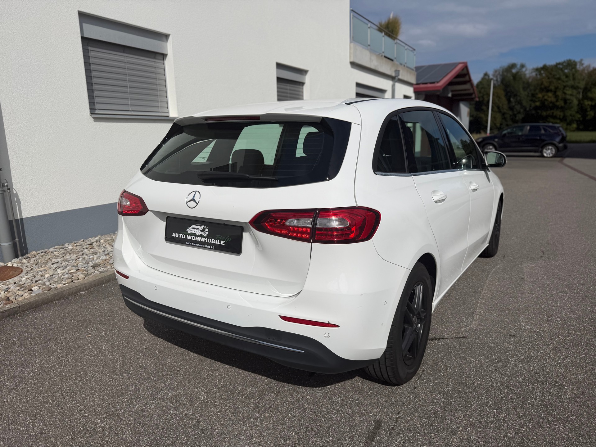 MERCEDES-BENZ B 180 SE Line 7G-DCT-image-6