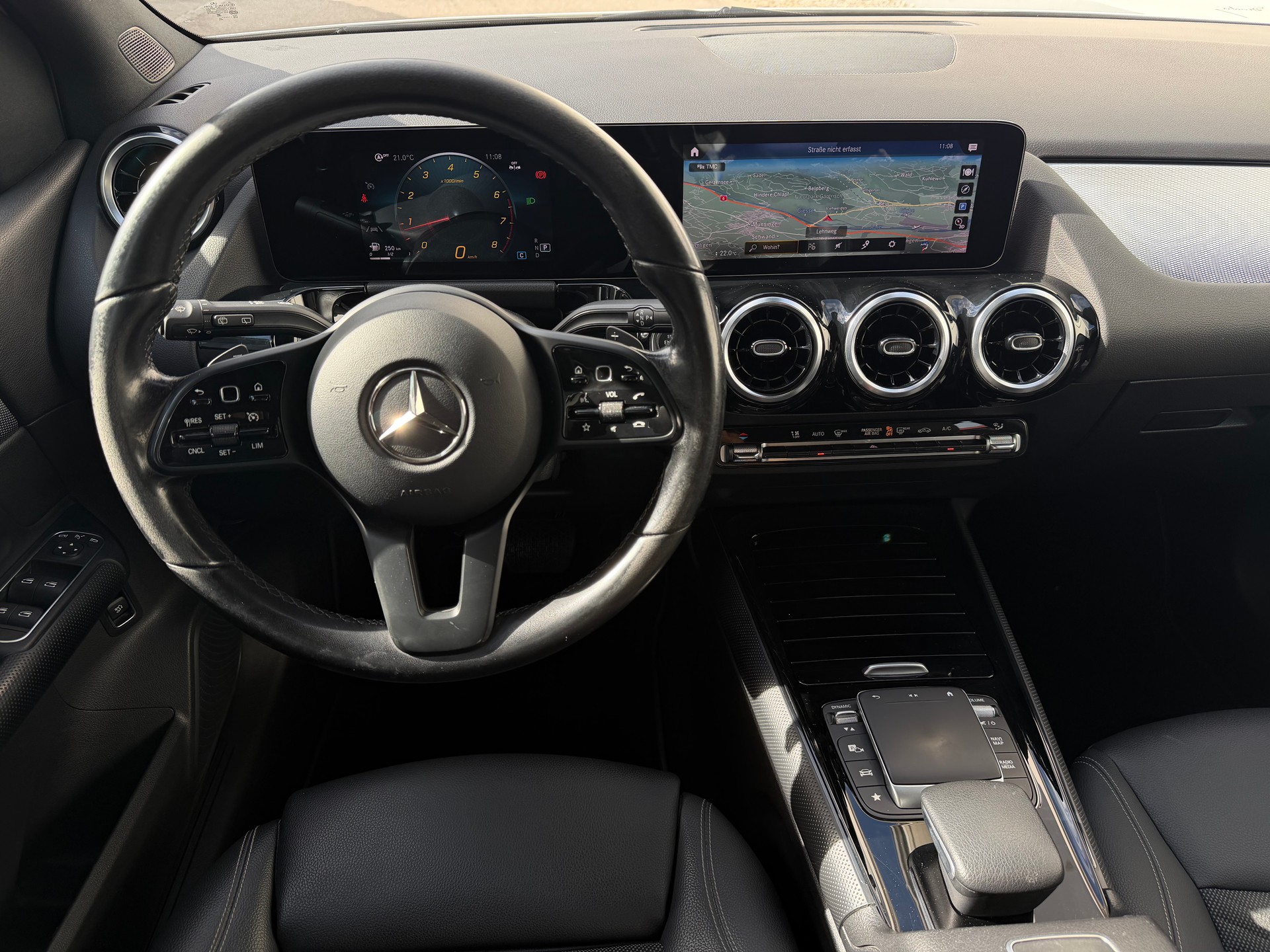 MERCEDES-BENZ B 180 SE Line 7G-DCT-image-19