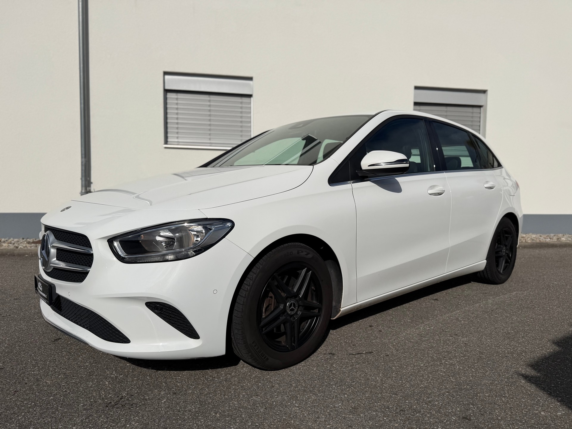 MERCEDES-BENZ B 180 SE Line 7G-DCT-image-10