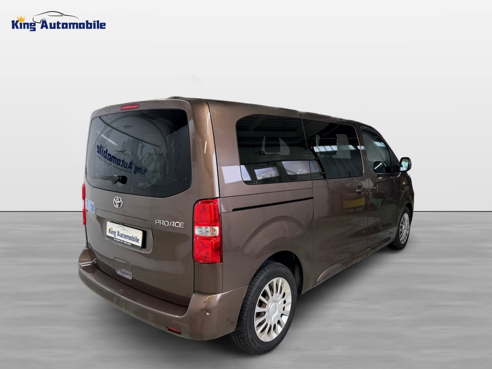 TOYOTA Proace Verso 2.0 D-4D Shuttle L1 | 1 Platz für Rollstuhl | 7-Plätzer | Elektrische Türen L+R | Ab MFK 03.2026-image-6