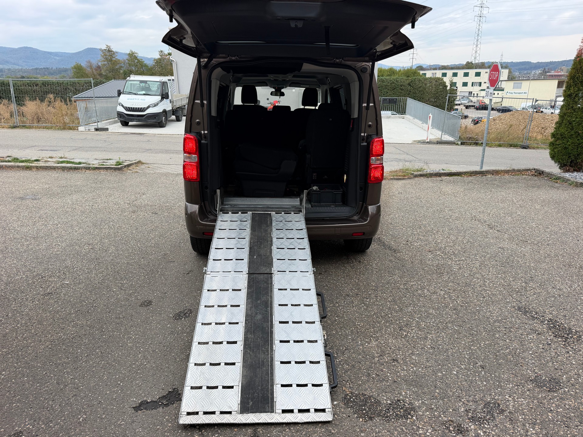 TOYOTA Proace Verso 2.0 D-4D Shuttle L1 | 1 Platz für Rollstuhl | 7-Plätzer | Elektrische Türen L+R | Ab MFK 03.2026-image-10