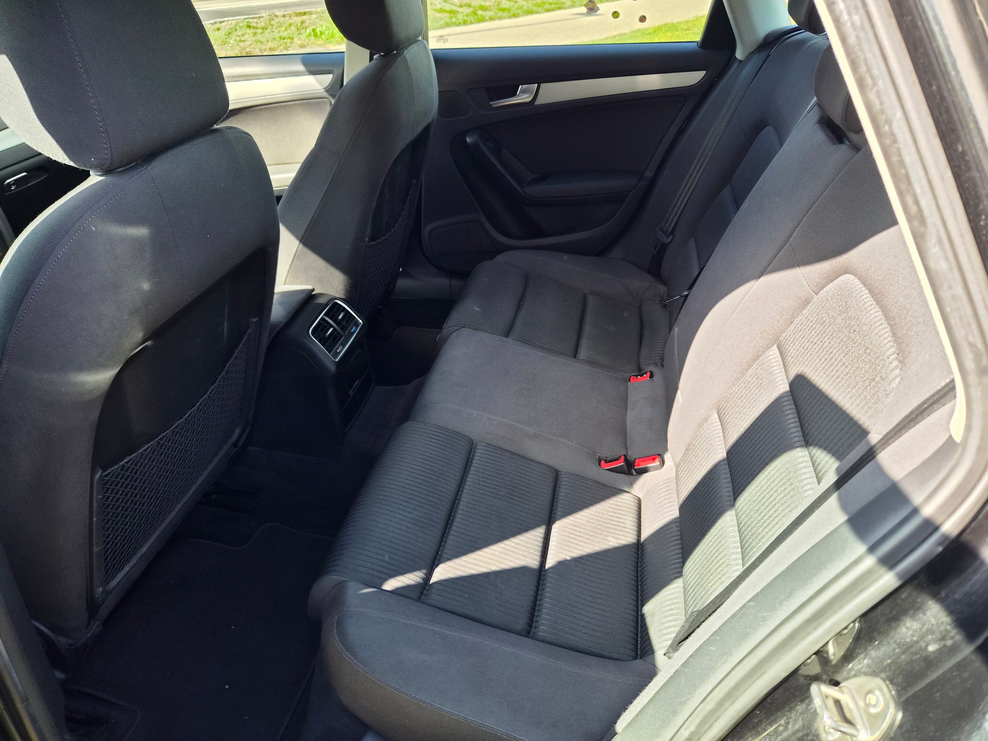 AUDI A4 Limousine 2.0 TFSI multitronic-image-7