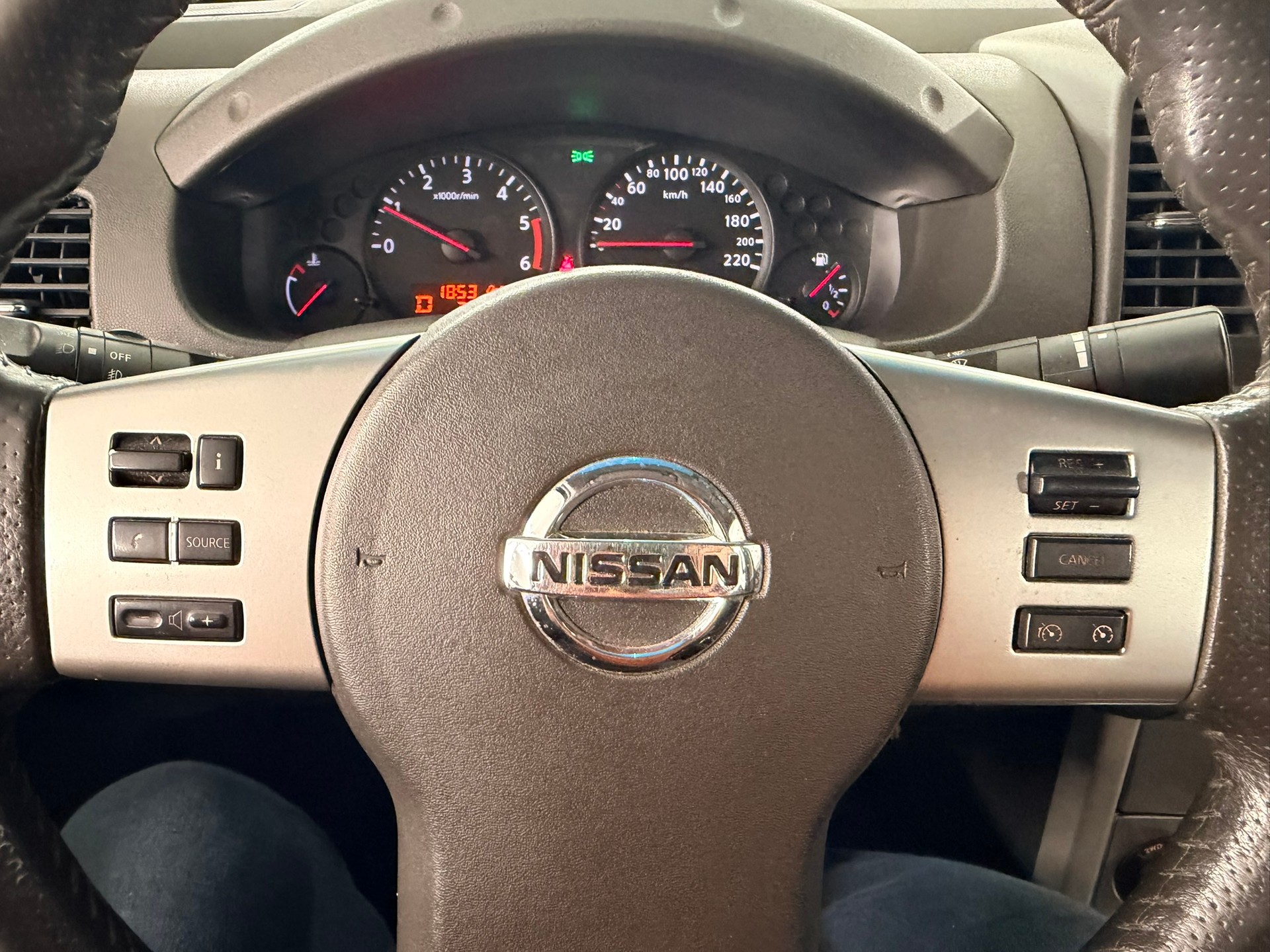 NISSAN Navara Double Cab Platinum 2.5 dCi 4WD Automat-image-15