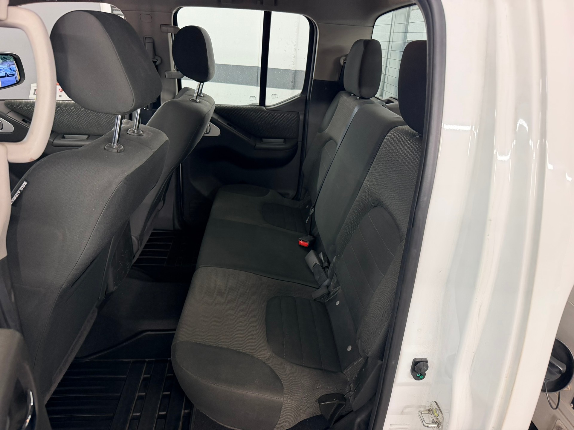 NISSAN Navara Double Cab Platinum 2.5 dCi 4WD Automat-image-6