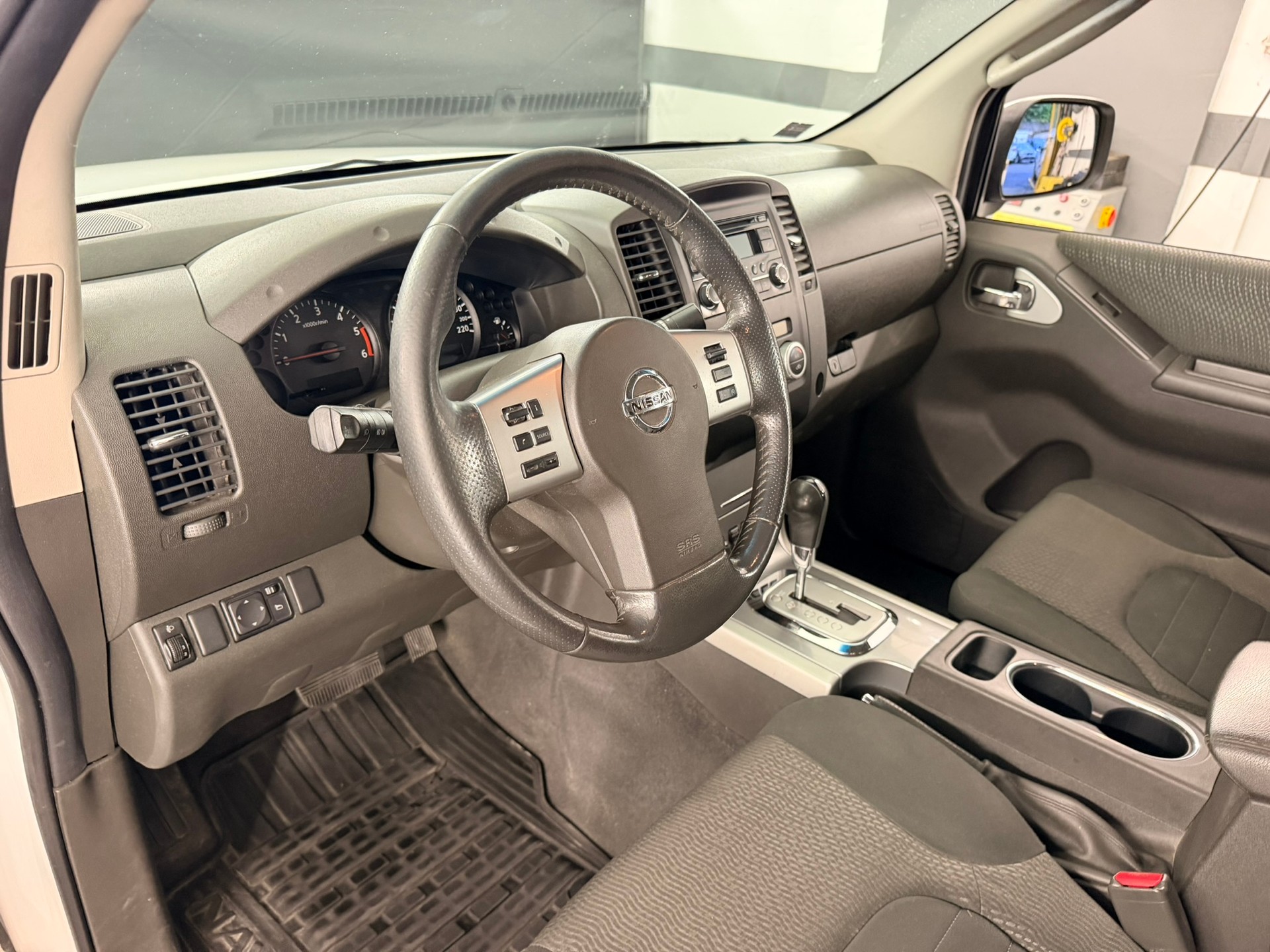 NISSAN Navara Double Cab Platinum 2.5 dCi 4WD Automat-image-9