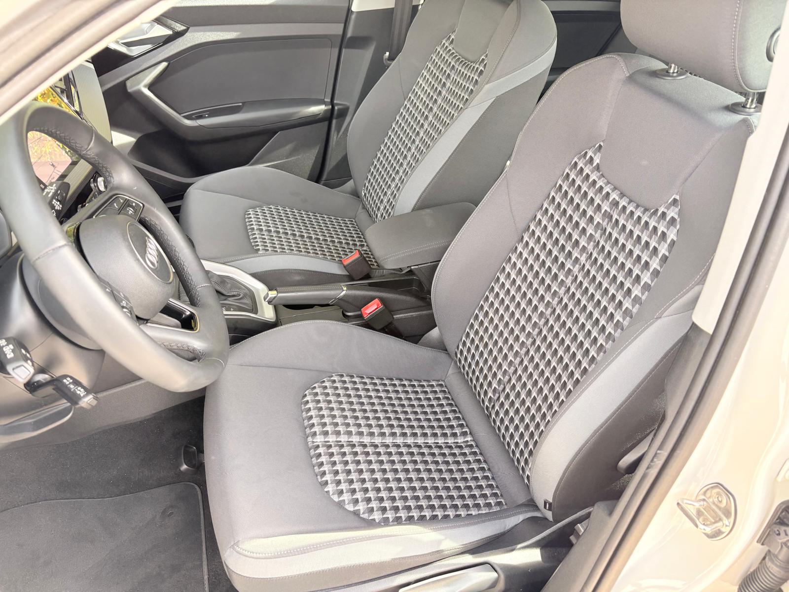 AUDI 1.0 30 TFSI Attraction S-Tronic-image-4