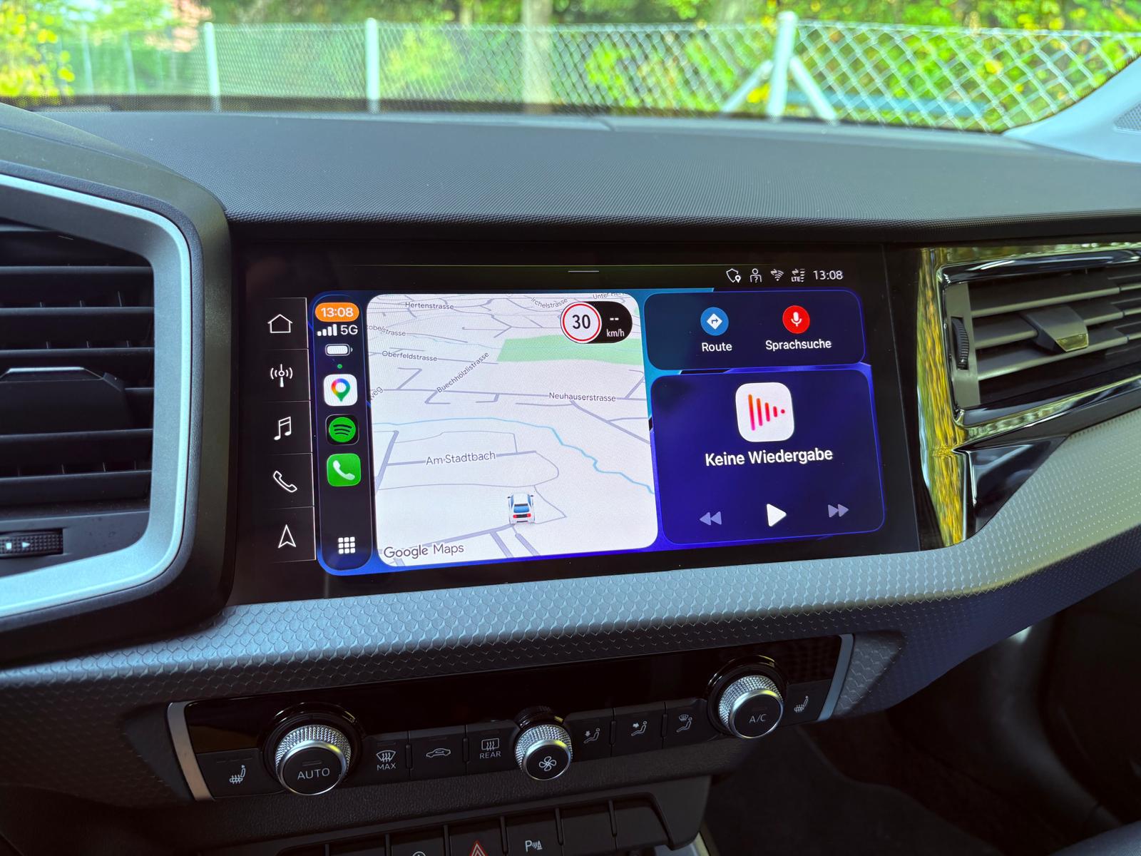 AUDI 1.0 30 TFSI Attraction S-Tronic-image-6