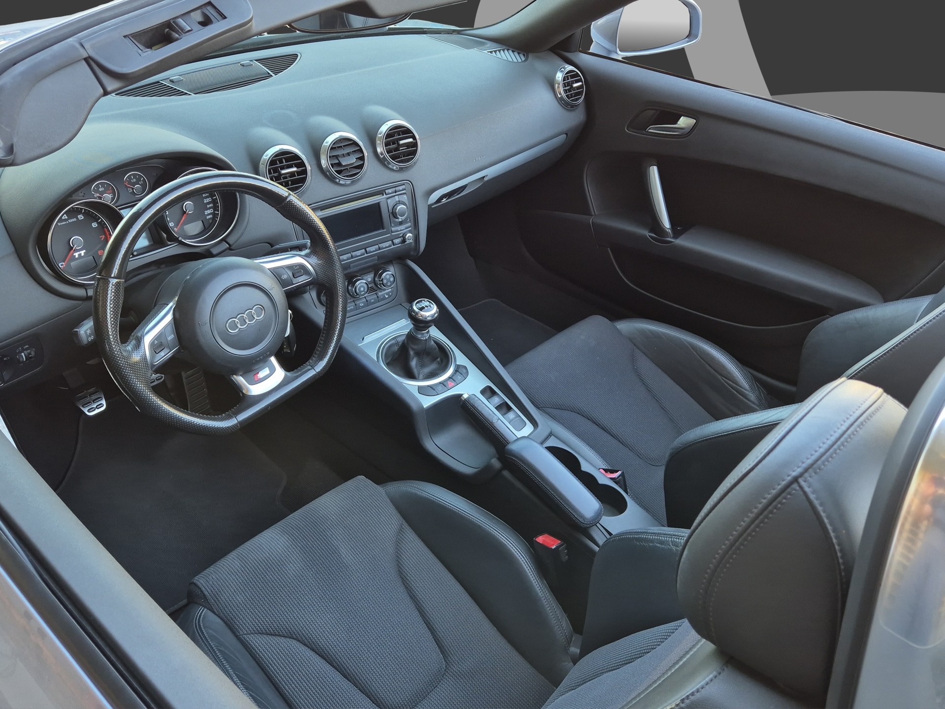 AUDI TT Roadster 2.0 TFSI S-LINE-image-15