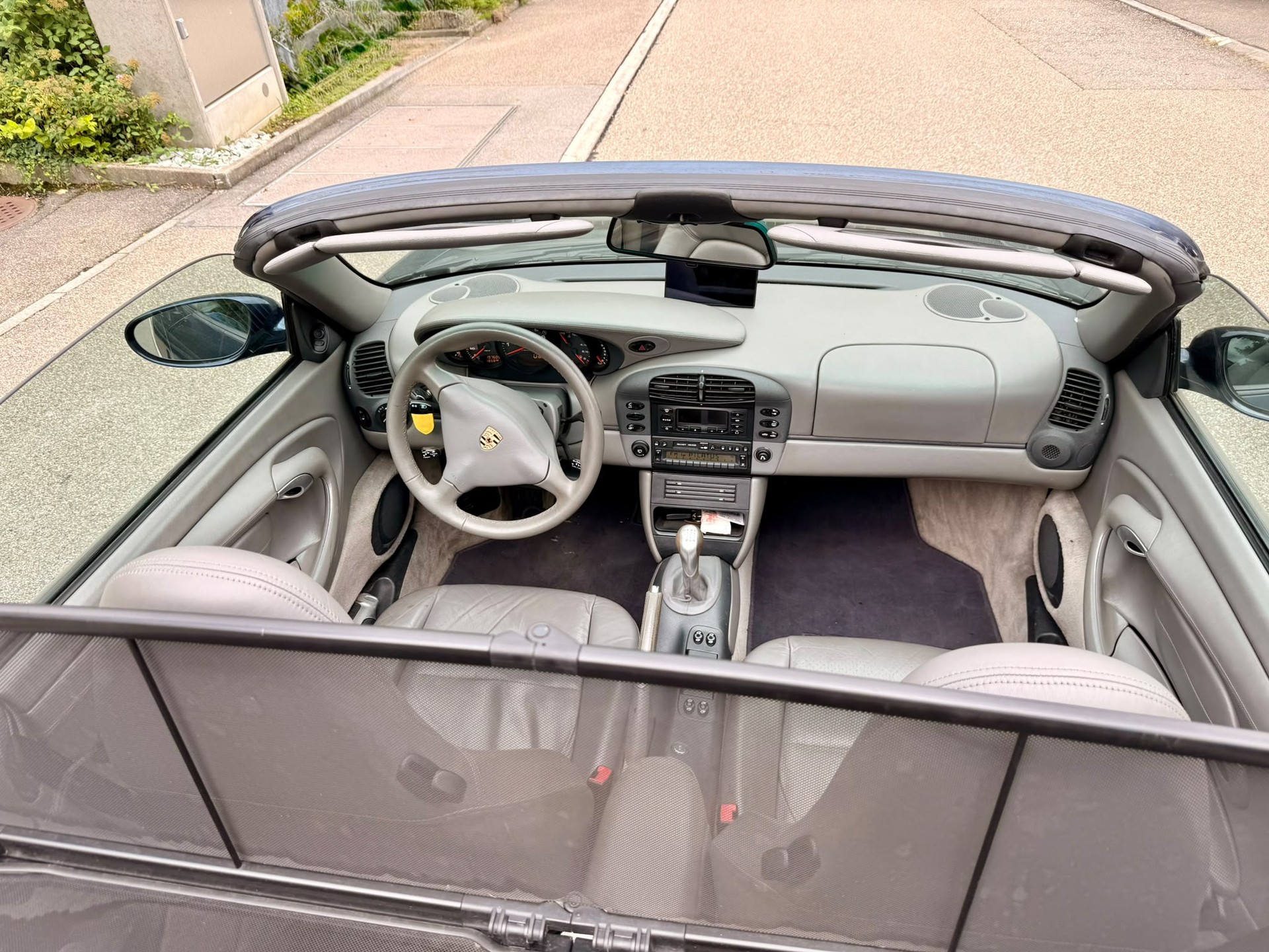 PORSCHE 3.4 Carrera-image-3