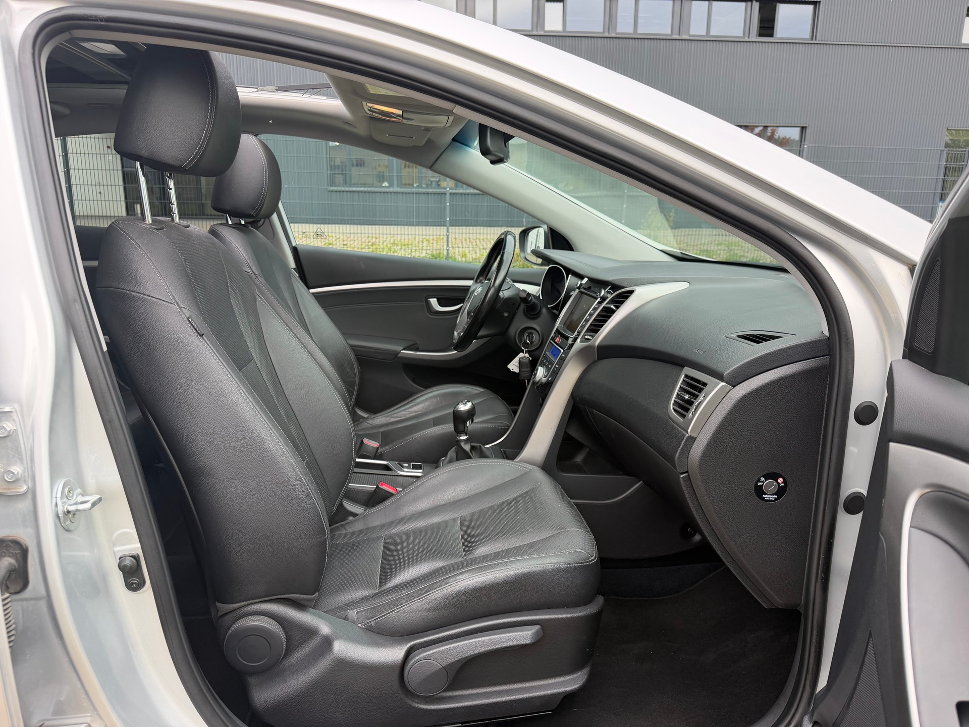 HYUNDAI i30 1.6 CRDi** Vertex** Rückfahrkamera ** Panorama-Schiebedach**-image-22