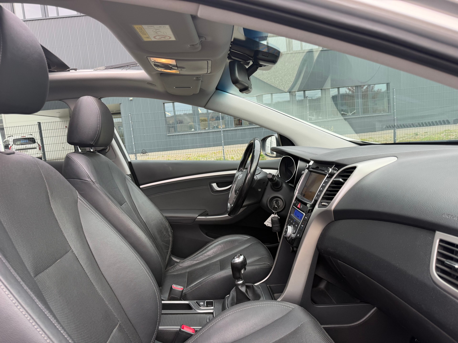 HYUNDAI i30 1.6 CRDi** Vertex** Rückfahrkamera ** Panorama-Schiebedach**-image-23