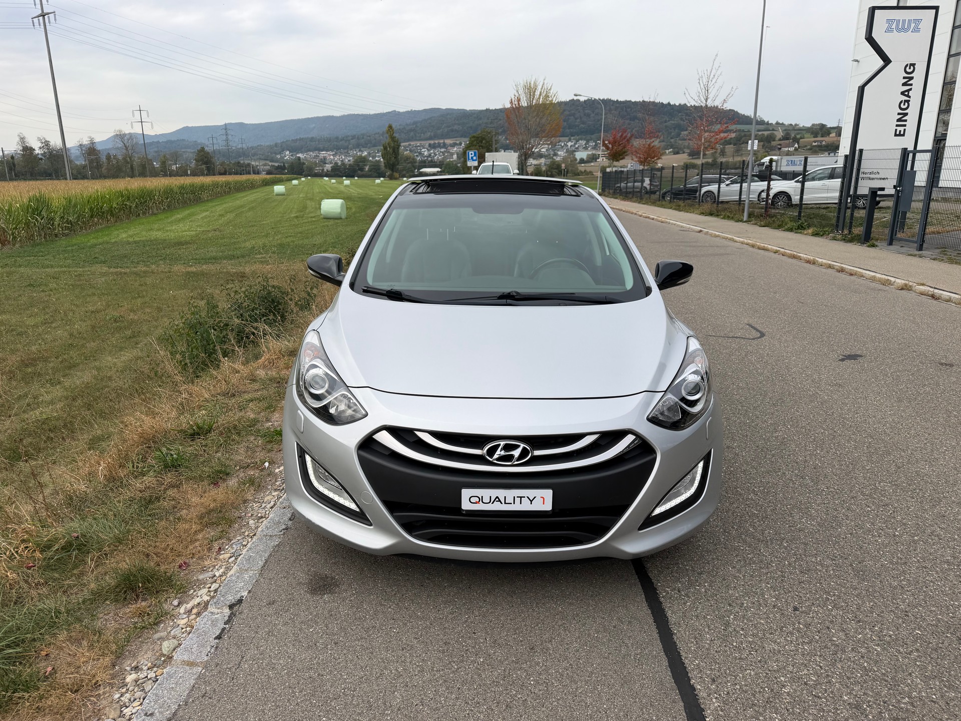 HYUNDAI i30 1.6 CRDi** Vertex** Rückfahrkamera ** Panorama-Schiebedach**-image-4