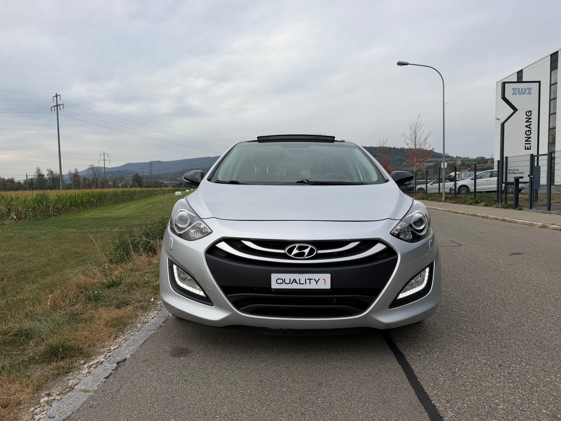 HYUNDAI i30 1.6 CRDi** Vertex** Rückfahrkamera ** Panorama-Schiebedach**-image-3