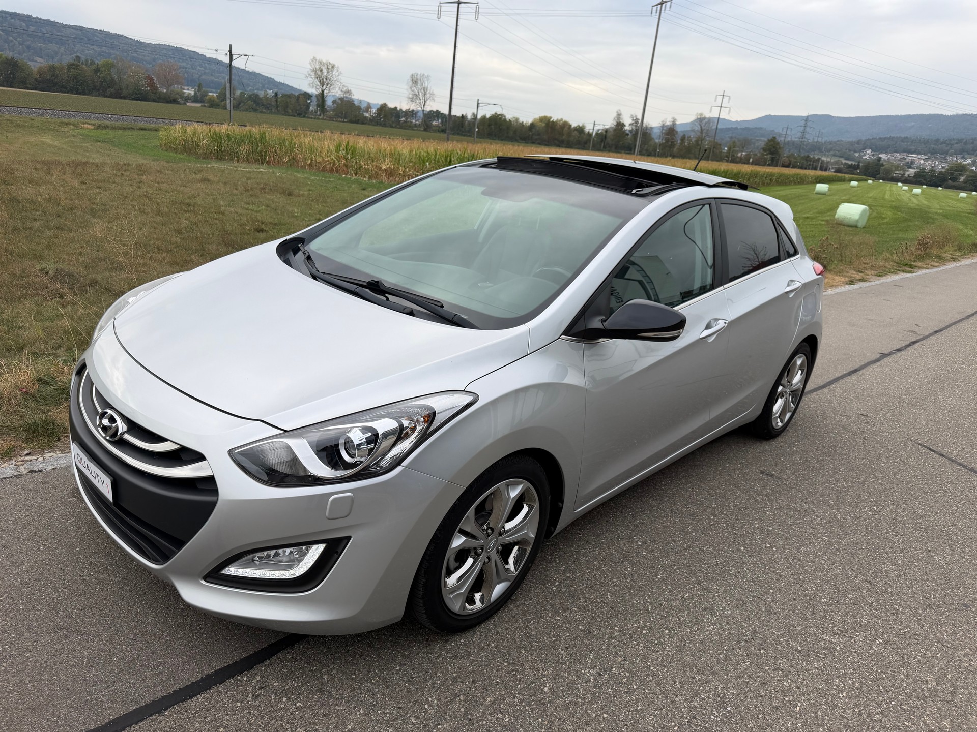 HYUNDAI i30 1.6 CRDi** Vertex** Rückfahrkamera ** Panorama-Schiebedach**-image-6