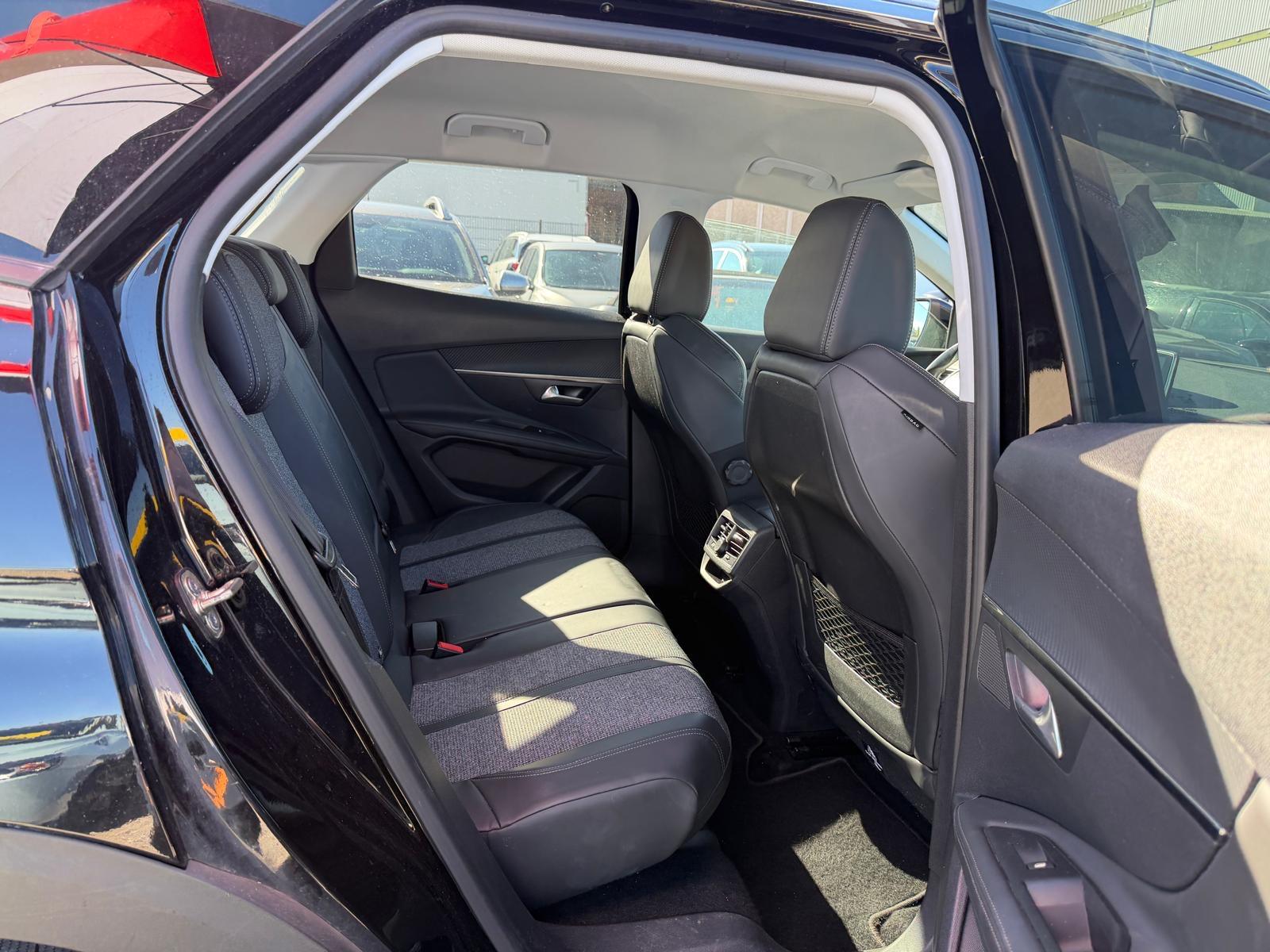 PEUGEOT 3008 1.6 THP Allure-image-11