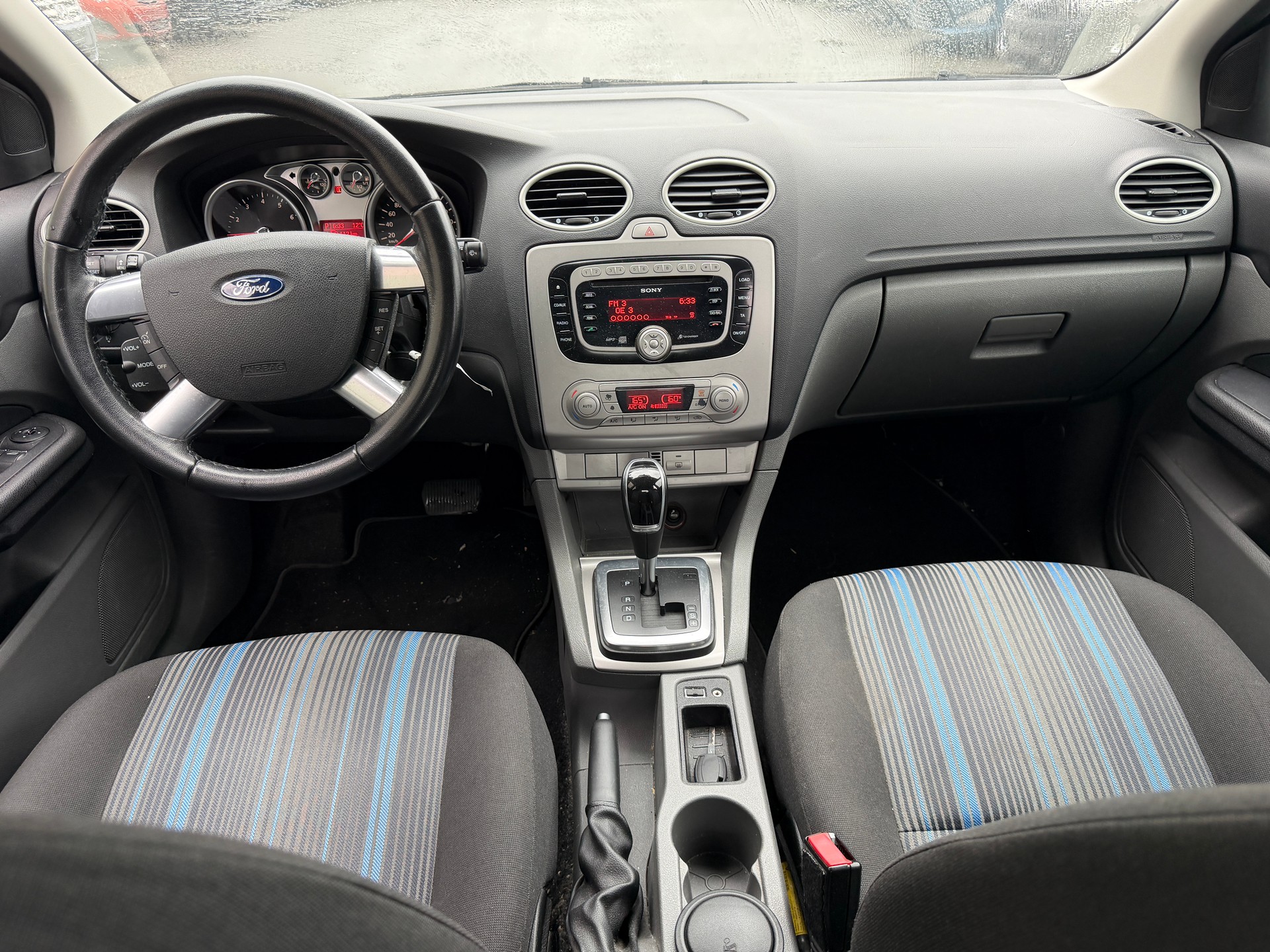 FORD Focus 2.0i Carving Automatic-image-7