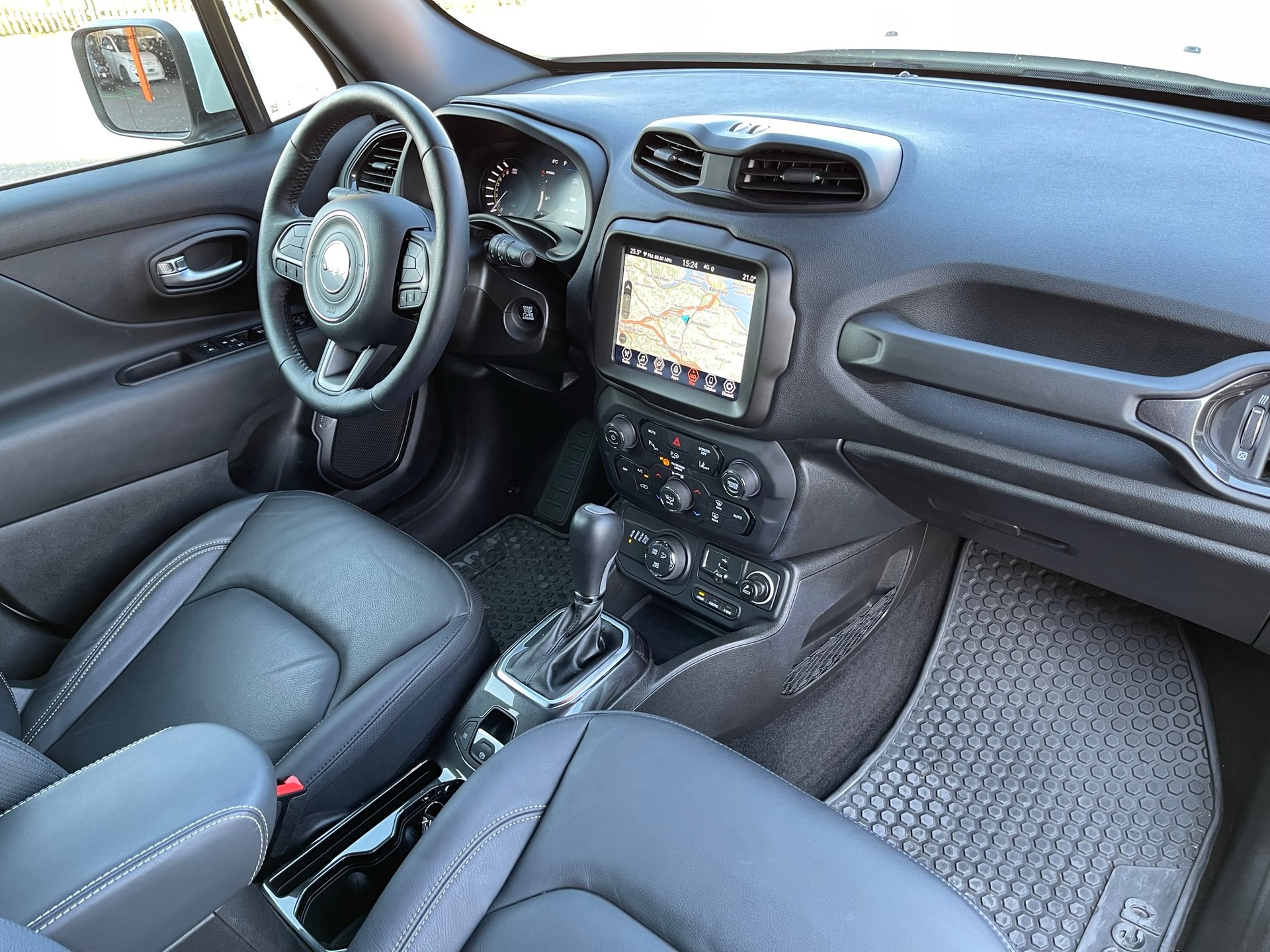 JEEP RENEGADE 1.3 Turbo PHEV 240-image-4
