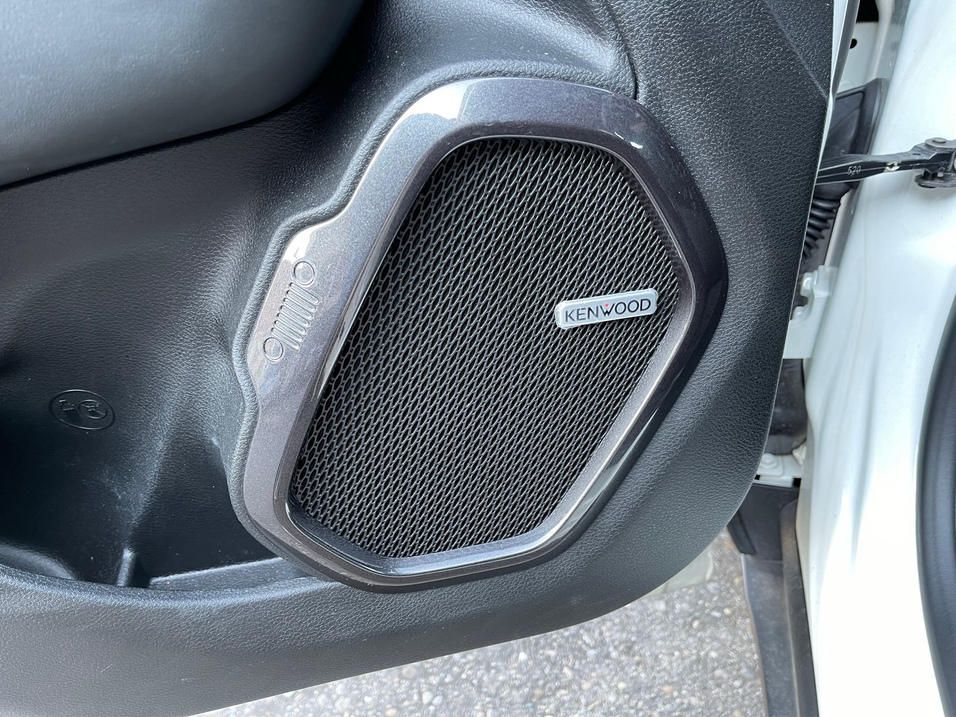 JEEP RENEGADE 1.3 Turbo PHEV 240-image-12