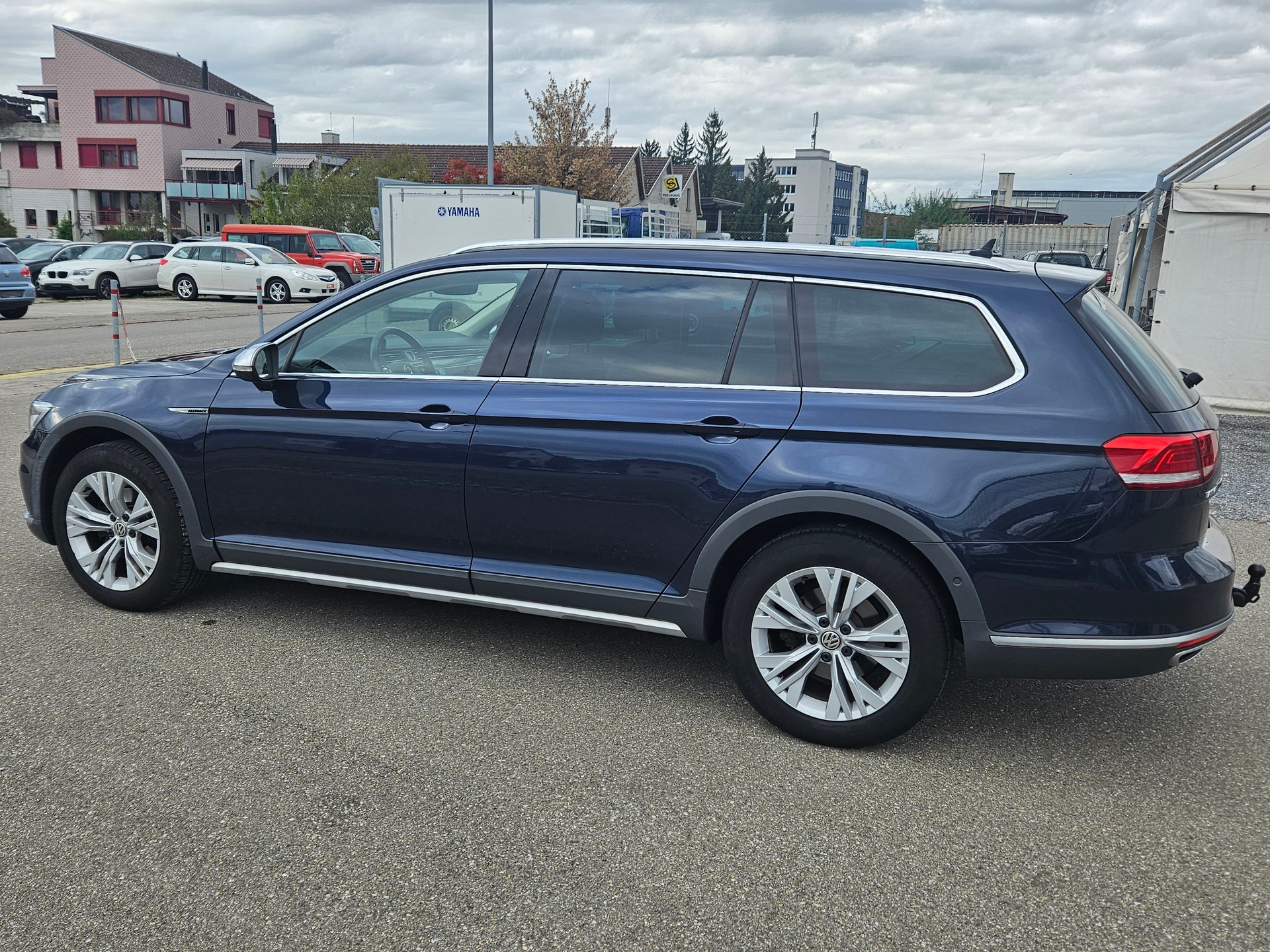 VW Passat Alltrack 2.0 TDI BMT 4Motion-image-7