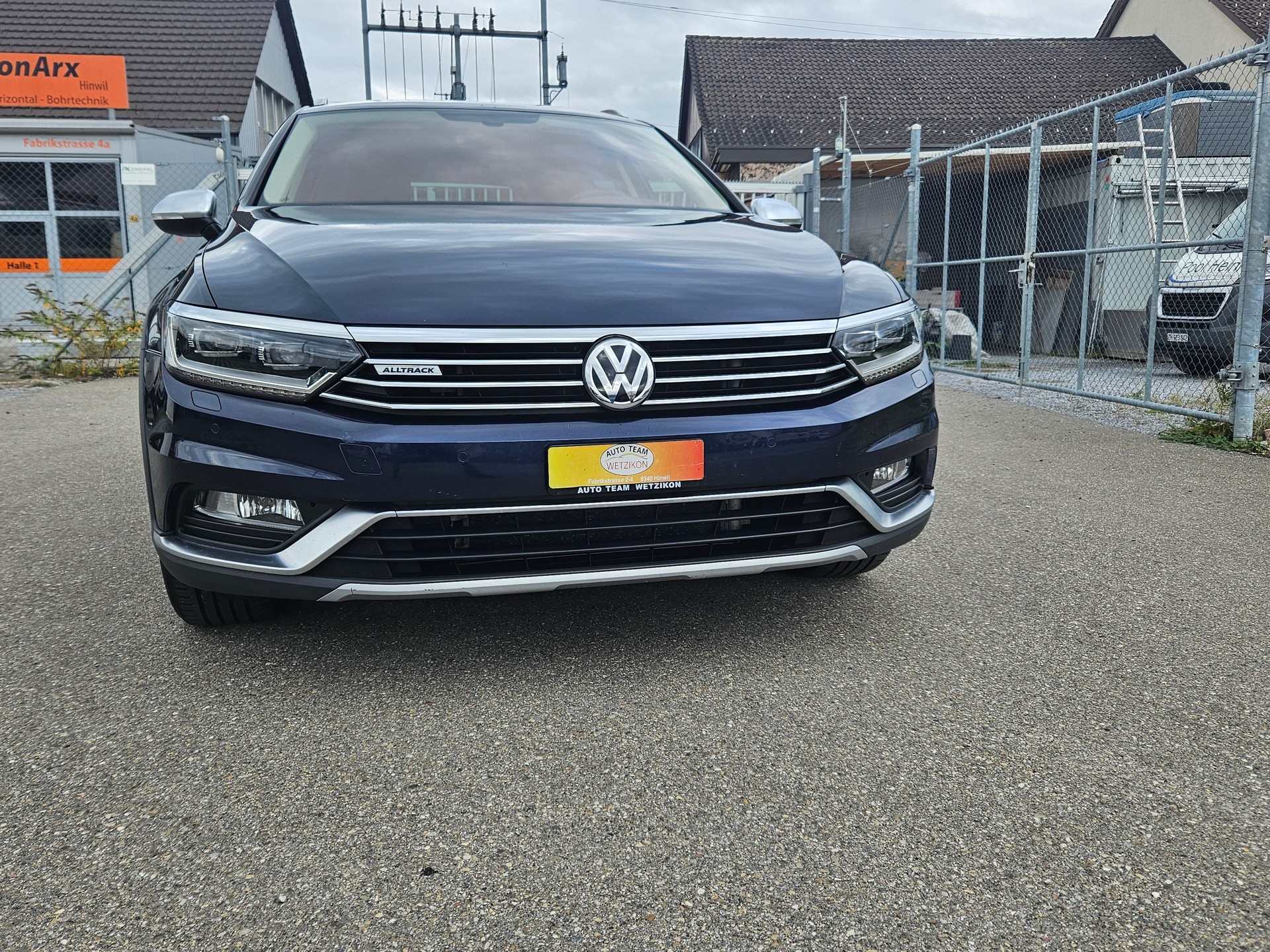 VW Passat Alltrack 2.0 TDI BMT 4Motion-image-1