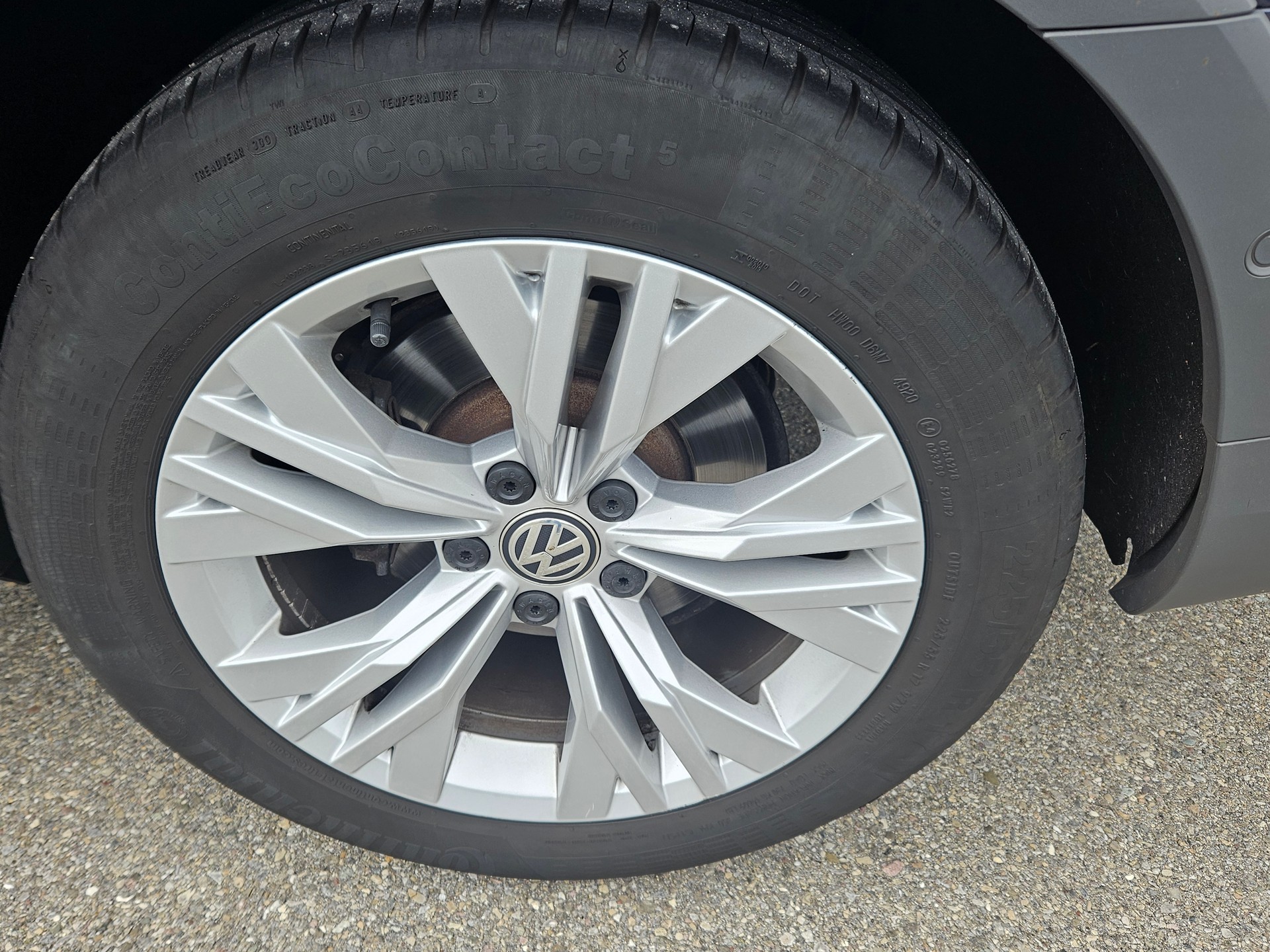 VW Passat Alltrack 2.0 TDI BMT 4Motion-image-8