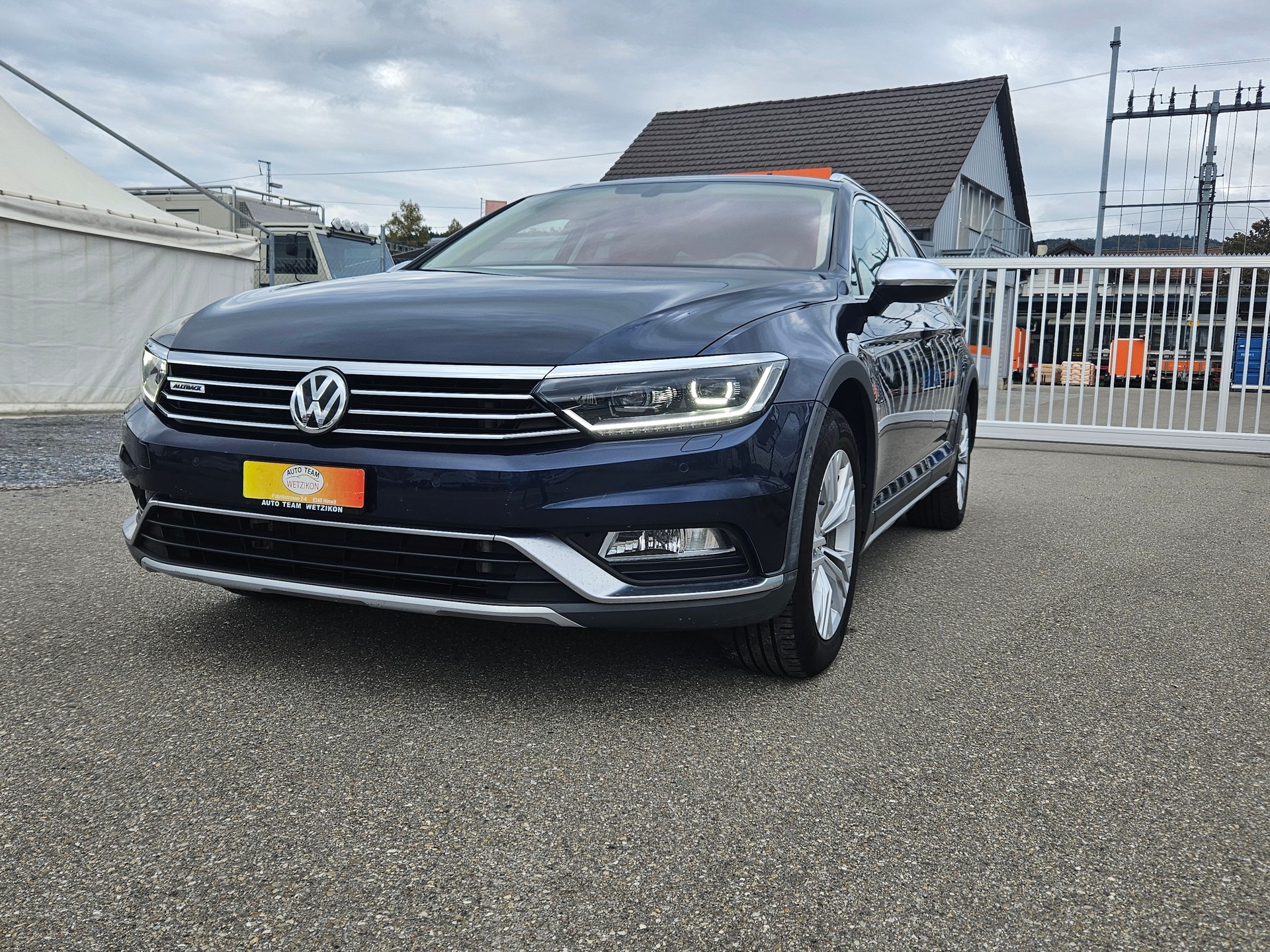 VW Passat Alltrack 2.0 TDI BMT 4Motion-image-14