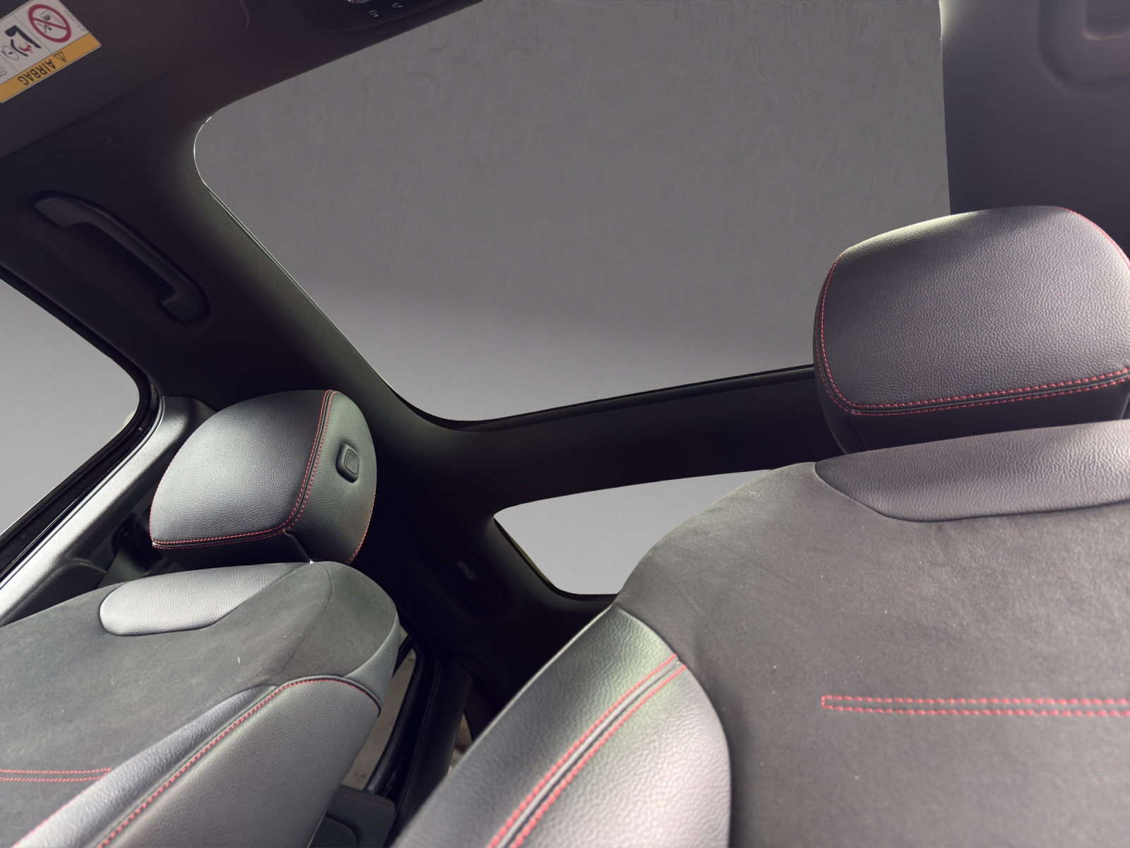 MERCEDES-BENZ GLA 250 AMG Line 4Matic-image-13