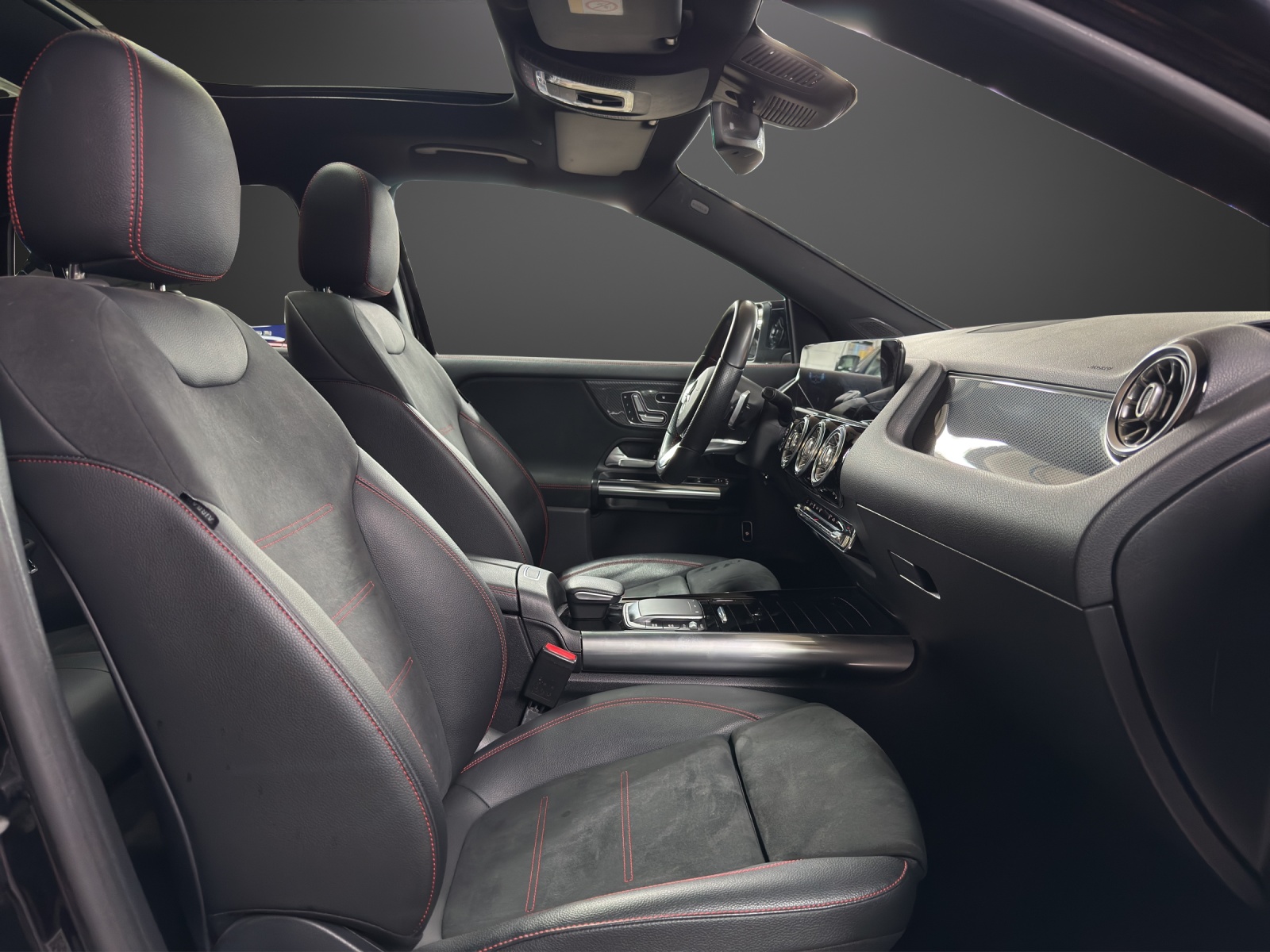 MERCEDES-BENZ GLA 250 AMG Line 4Matic-image-11