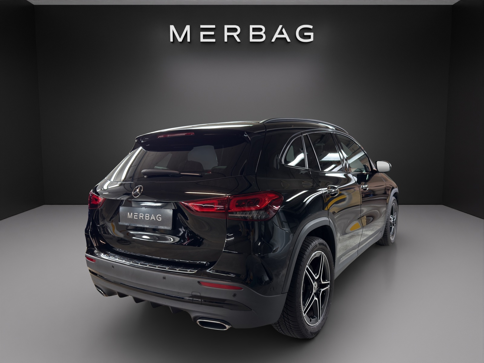 MERCEDES-BENZ GLA 250 AMG Line 4Matic-image-4