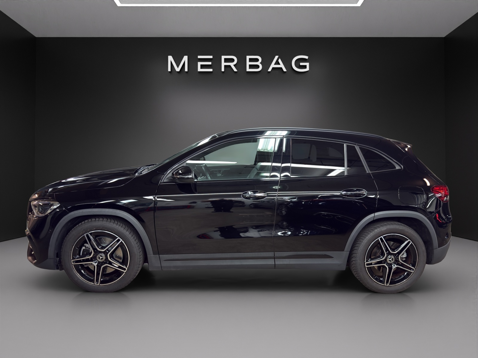 MERCEDES-BENZ GLA 250 AMG Line 4Matic-image-1
