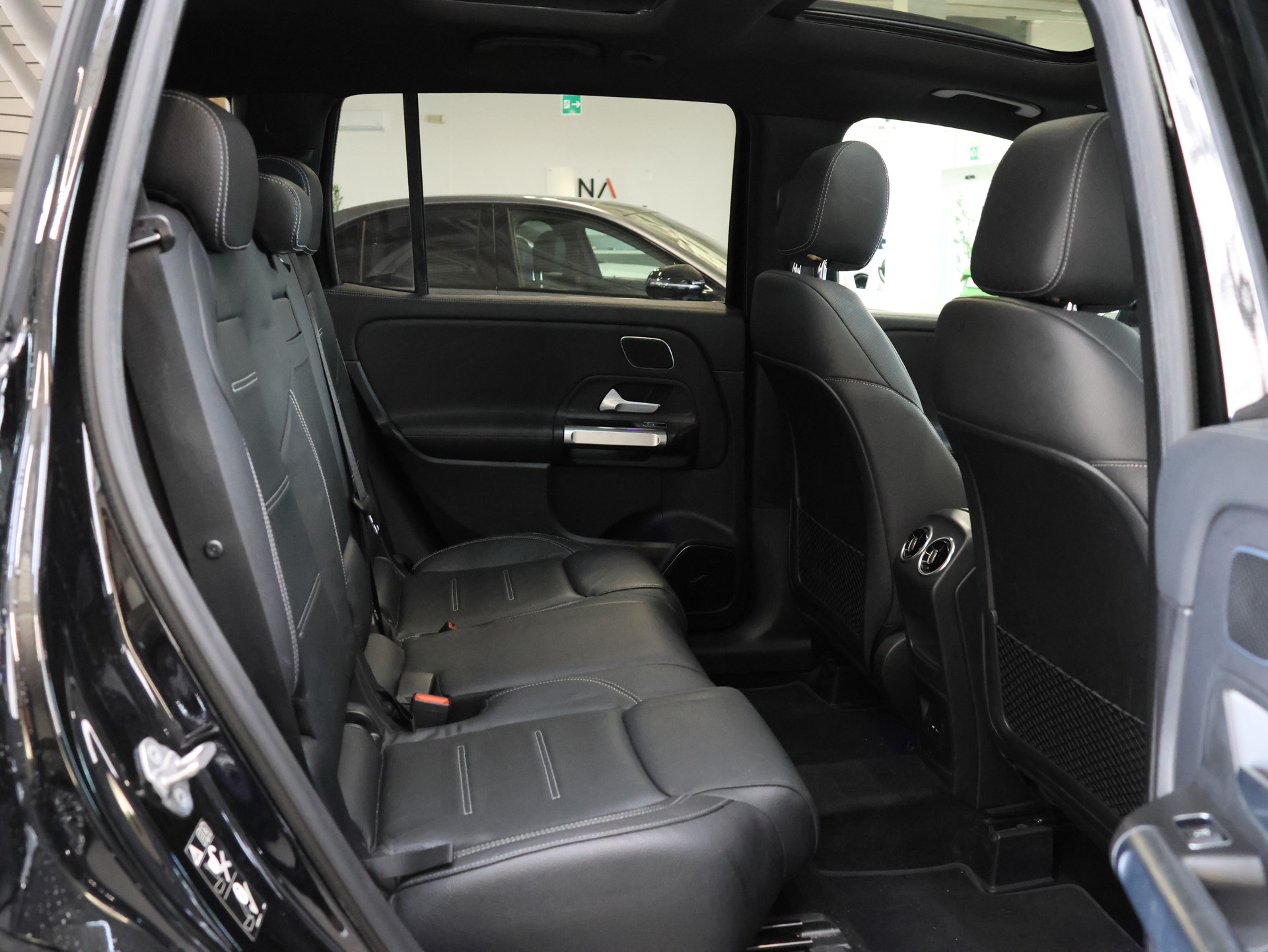 MERCEDES-BENZ GLB 35 AMG 4Matic 8G-Tronic *1-HAND*-image-25