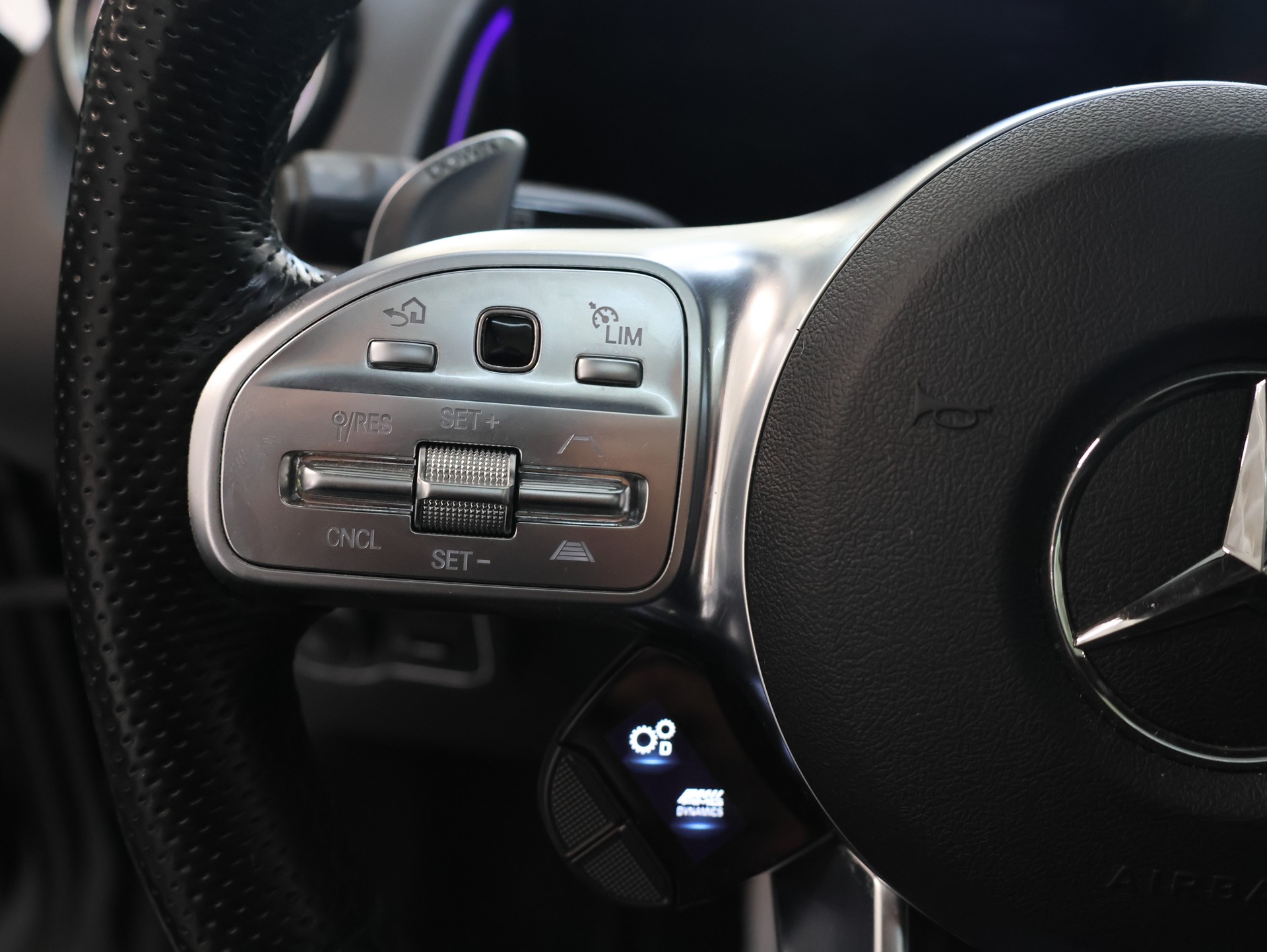 MERCEDES-BENZ GLB 35 AMG 4Matic 8G-Tronic *1-HAND*-image-19